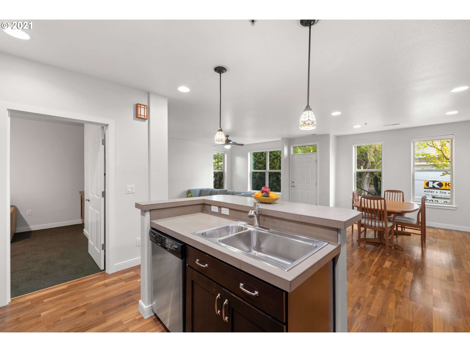 Photo #6: 21320179 Listing 