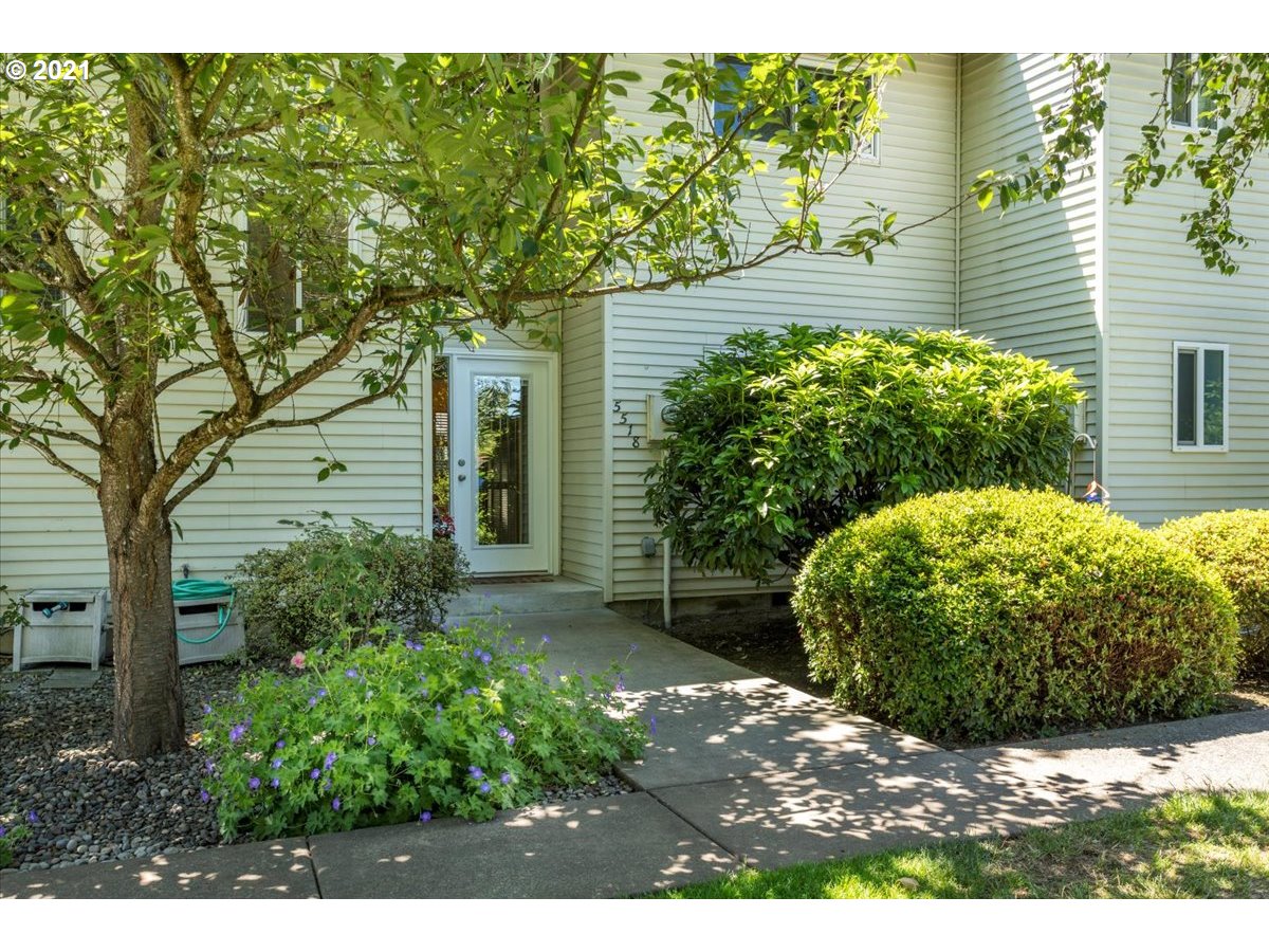 Photo #2: 21321412 Listing 