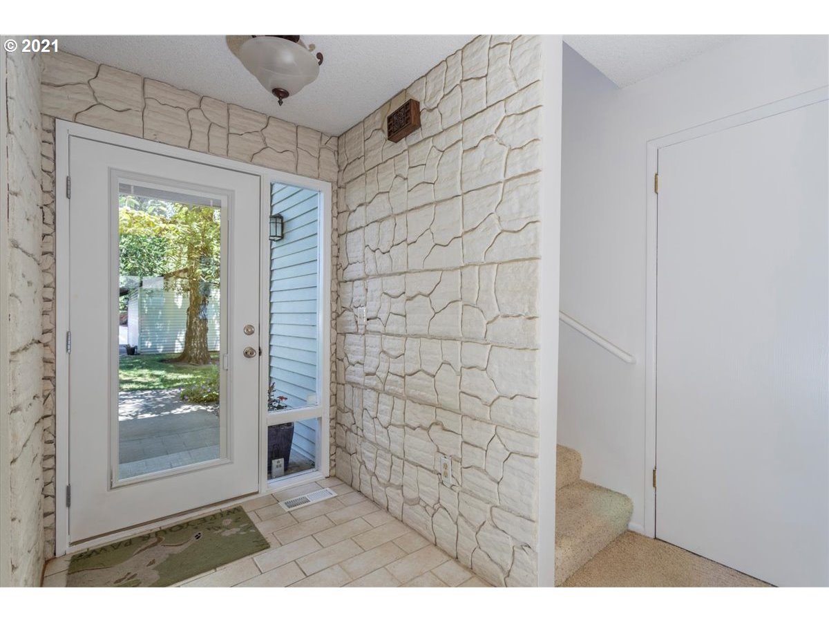 Photo #5: 21321412 Listing 