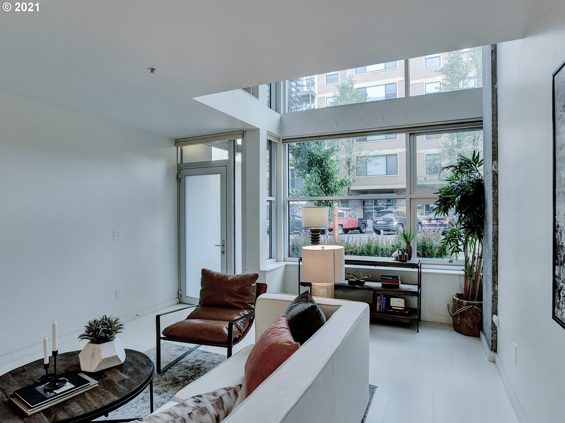 Photo #5: 21321982 Listing 