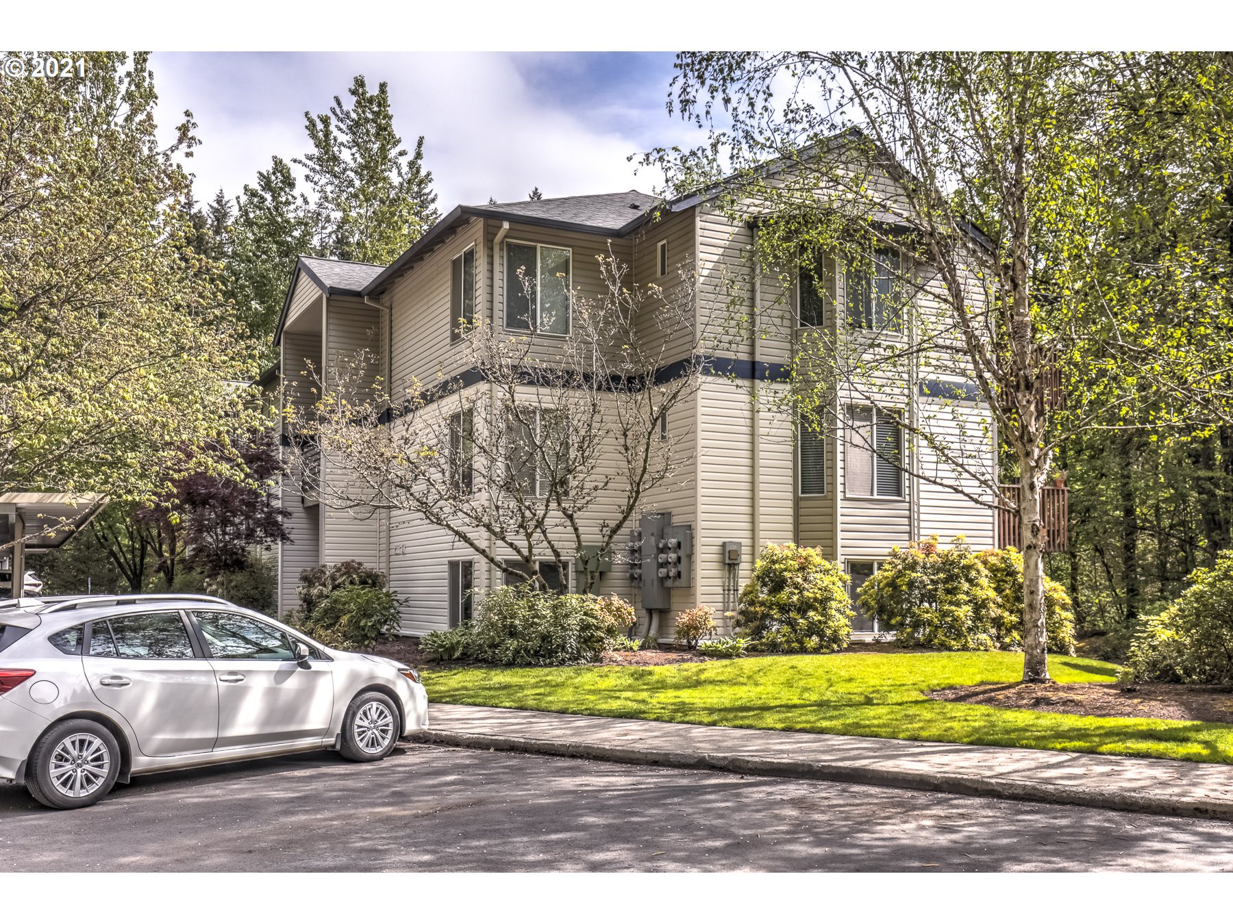 Photo #2: 21324572 Listing 