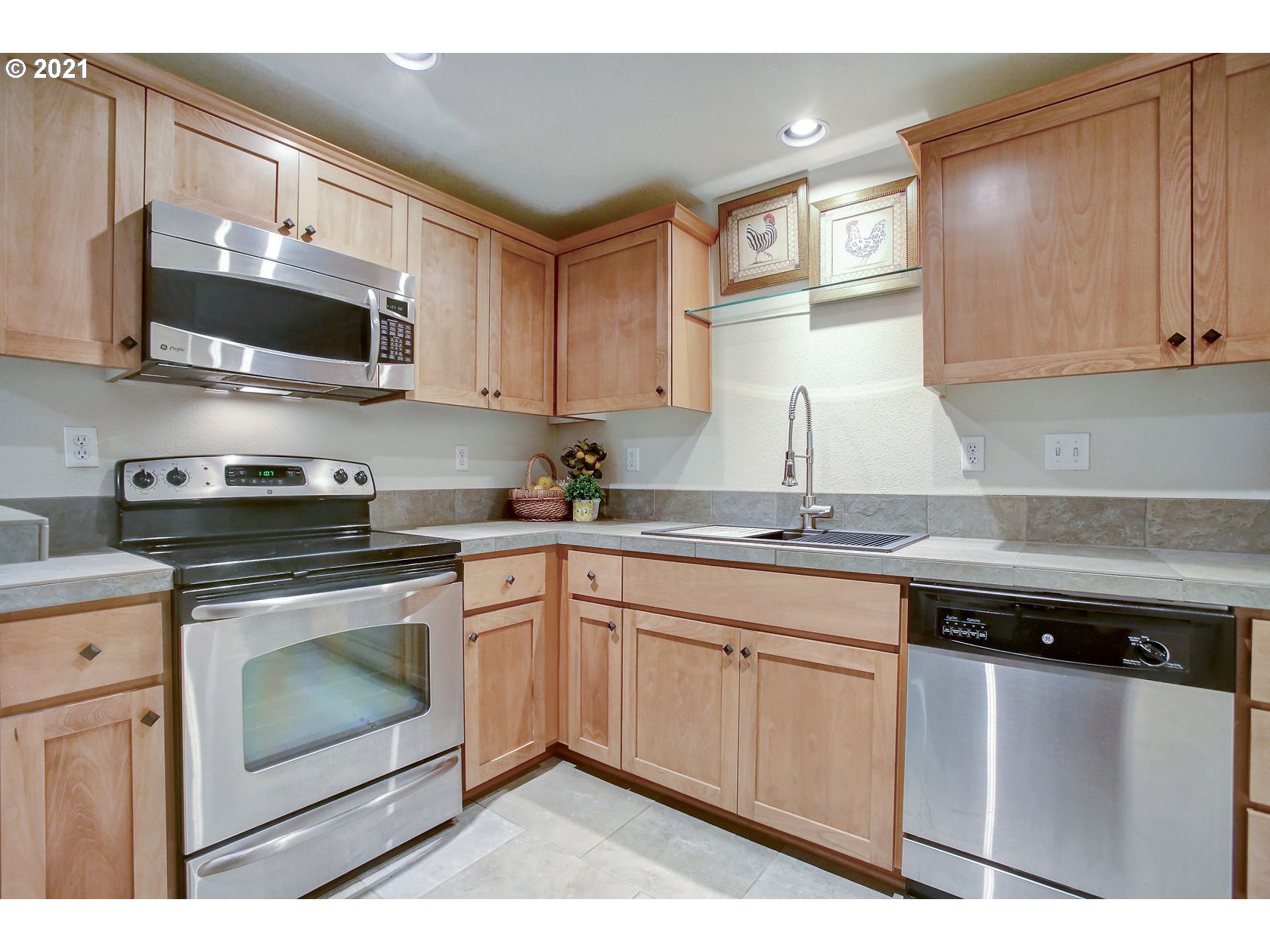 Photo #3: 21325794 Listing 