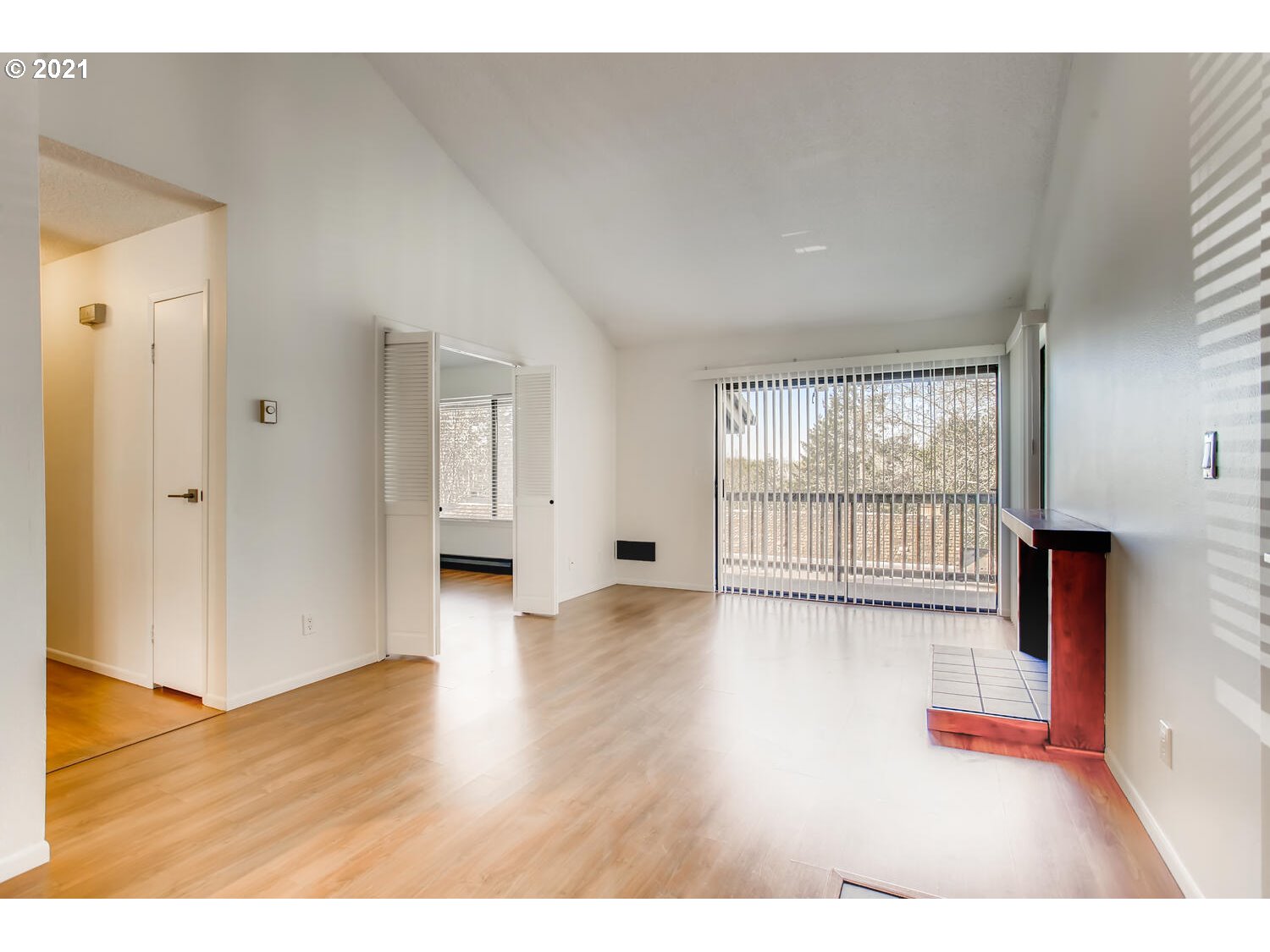 Photo #3: 21327163 Listing 