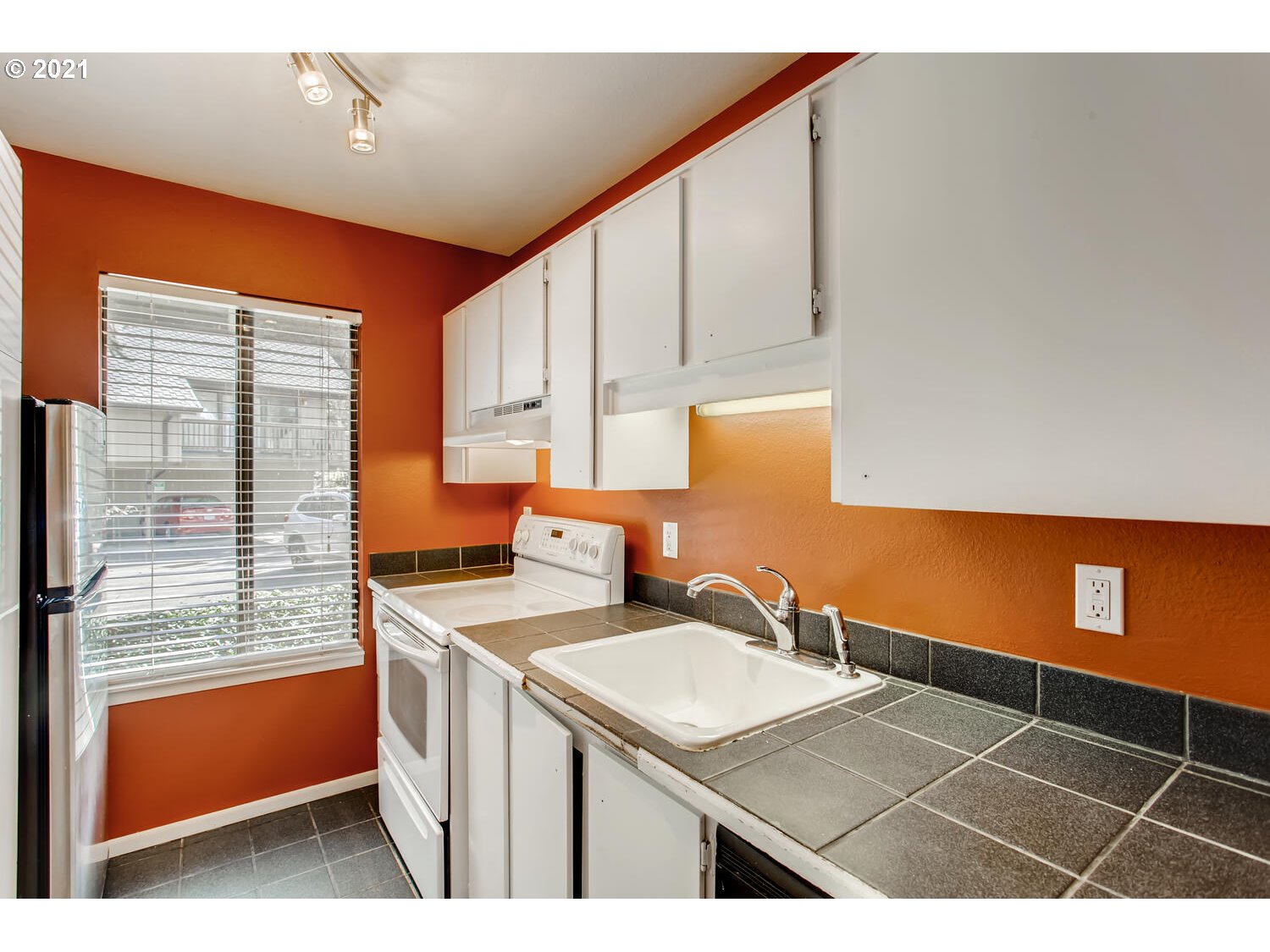 Photo #6: 21327163 Listing 