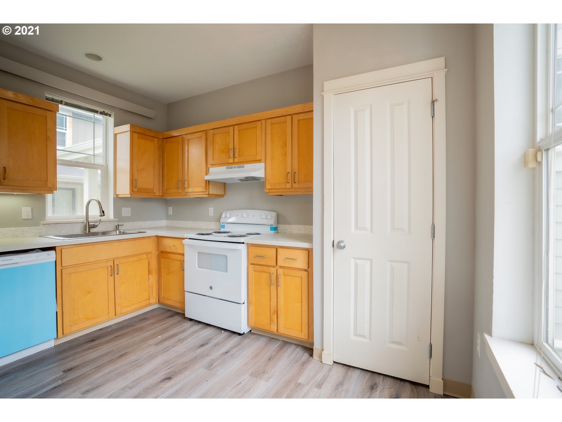 Photo #2: 21329072 Listing 