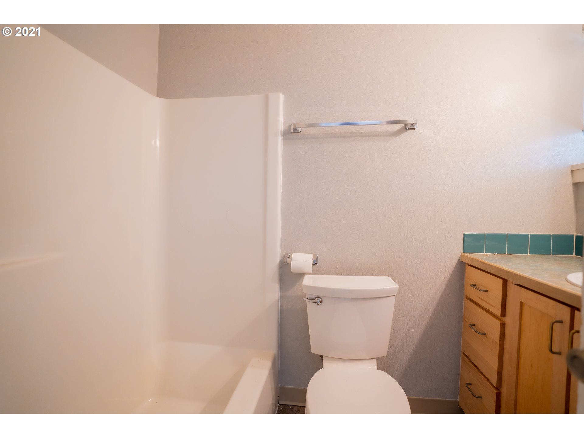 Photo #4: 21329072 Listing 