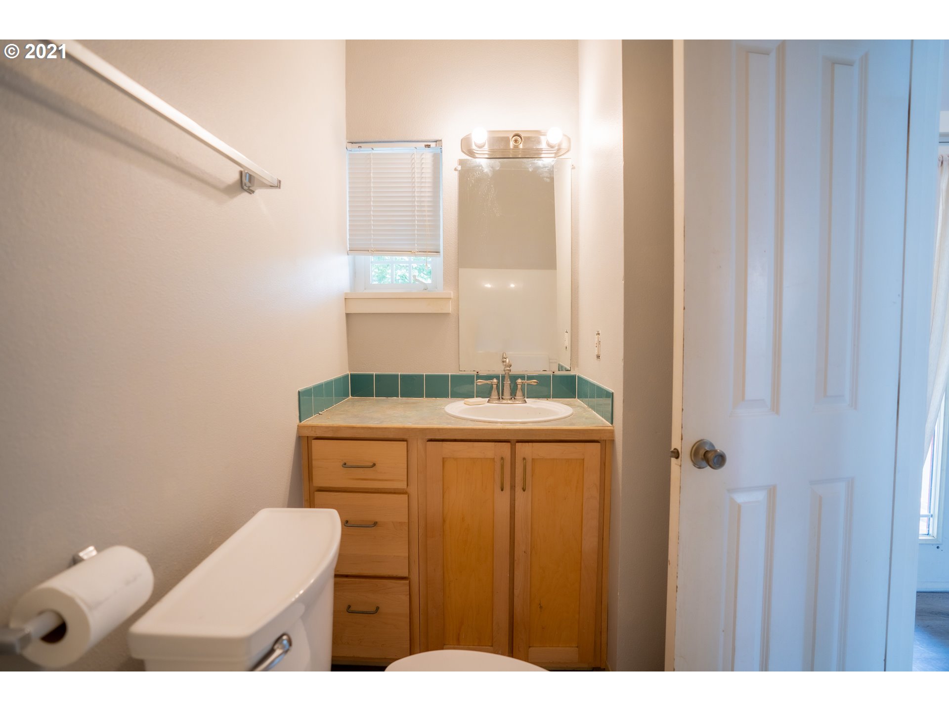Photo #5: 21329072 Listing 