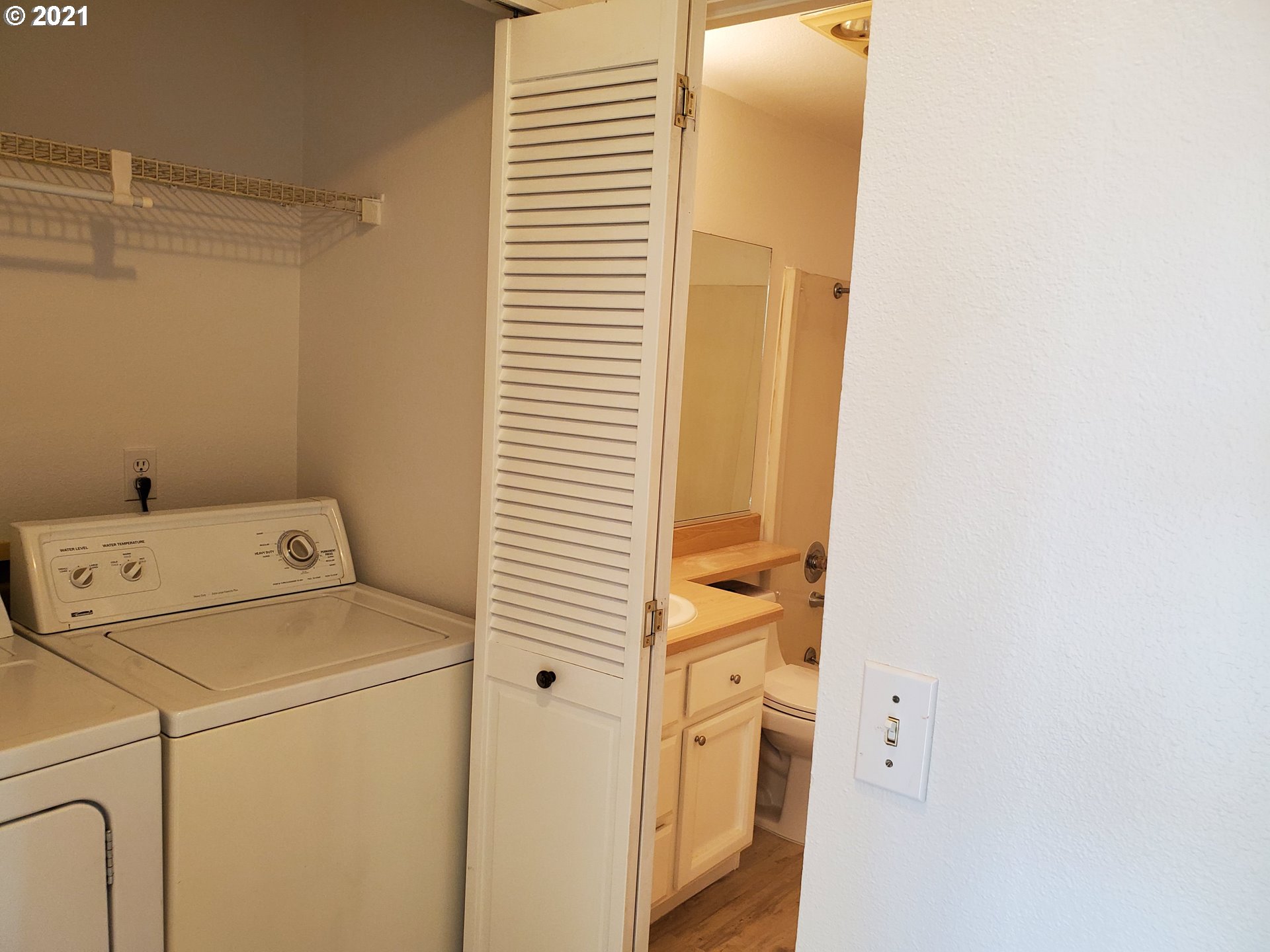 Photo #6: 21329898 Listing 