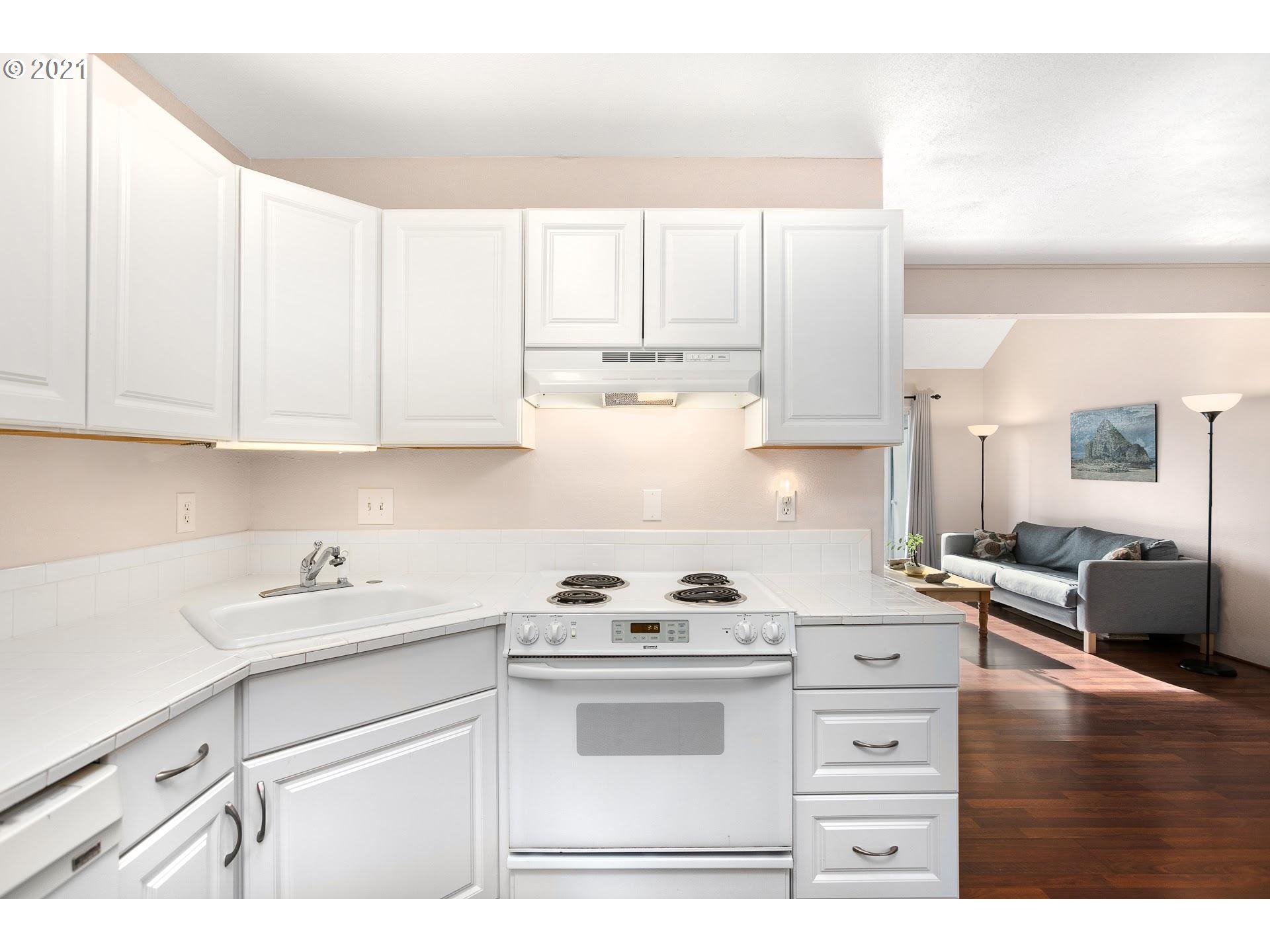 Photo #4: 21334741 Listing 