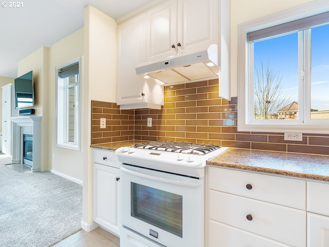 Photo #5: 21337769 Listing 