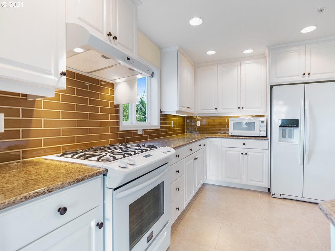 Photo #6: 21337769 Listing 
