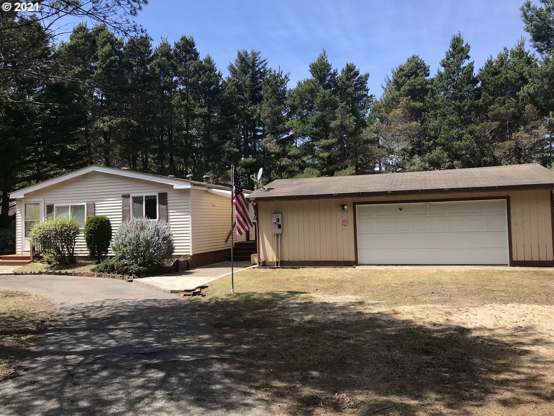 88058 WOODLANDS DR, Florence OR 97439 House for Sale in Florence, OR