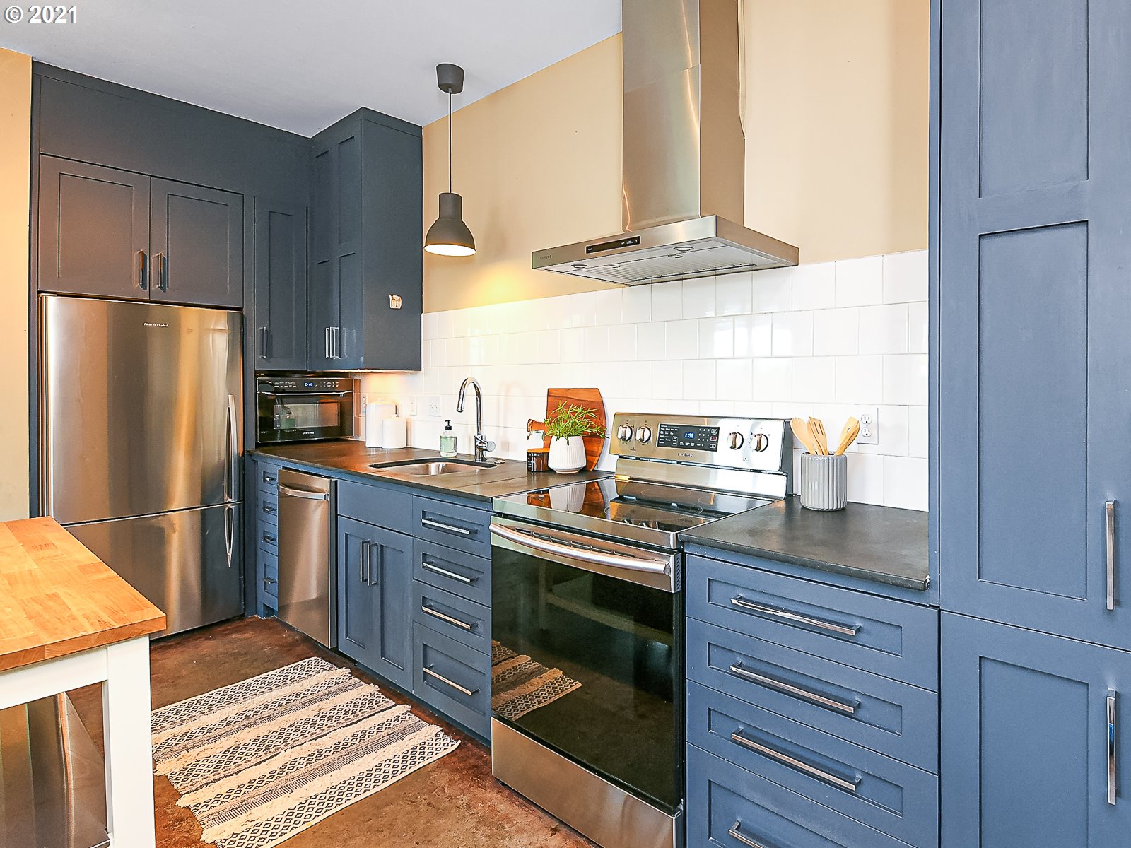 Photo #4: 21338762 Listing 