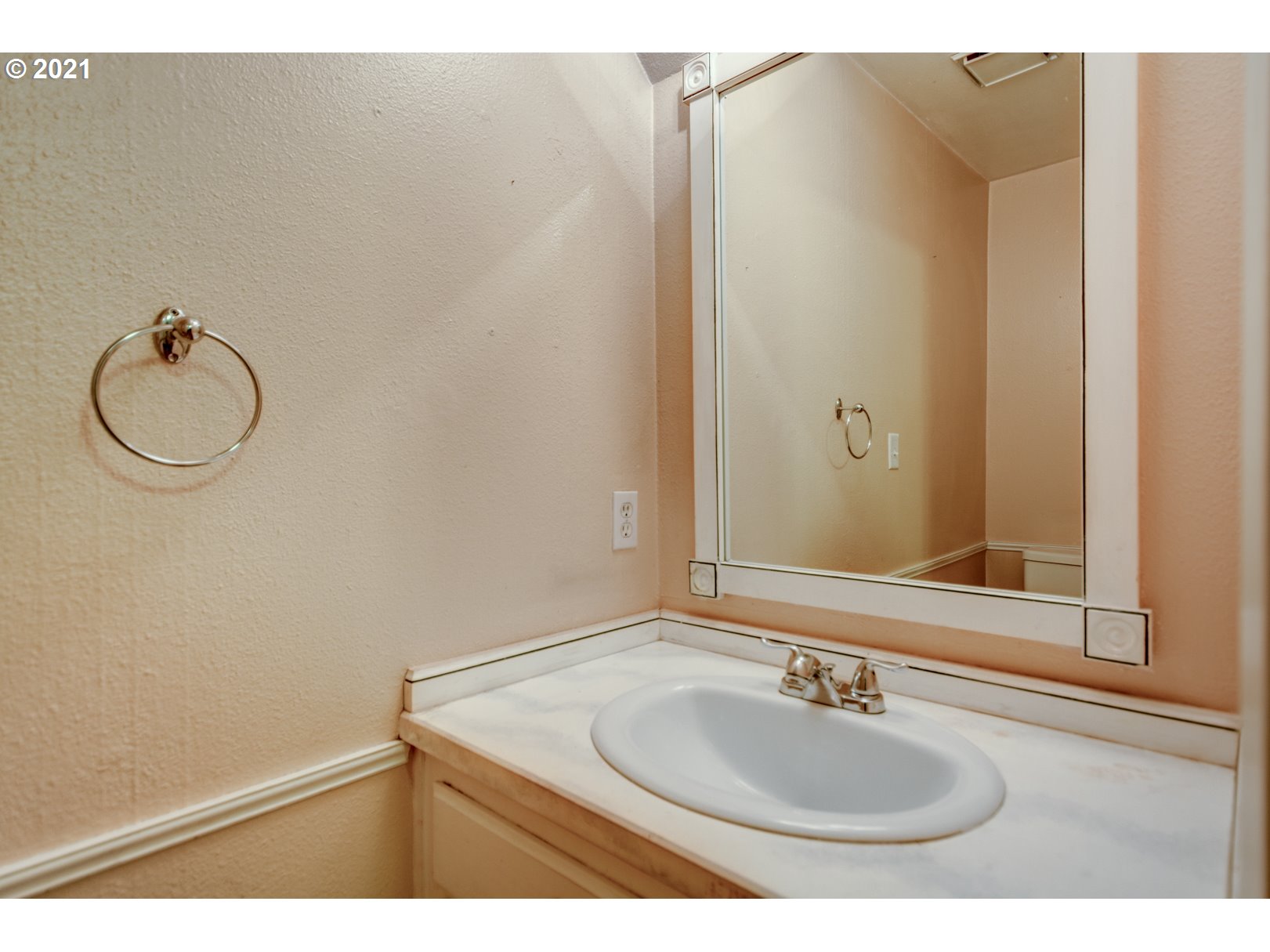 Photo #6: 21340087 Listing 