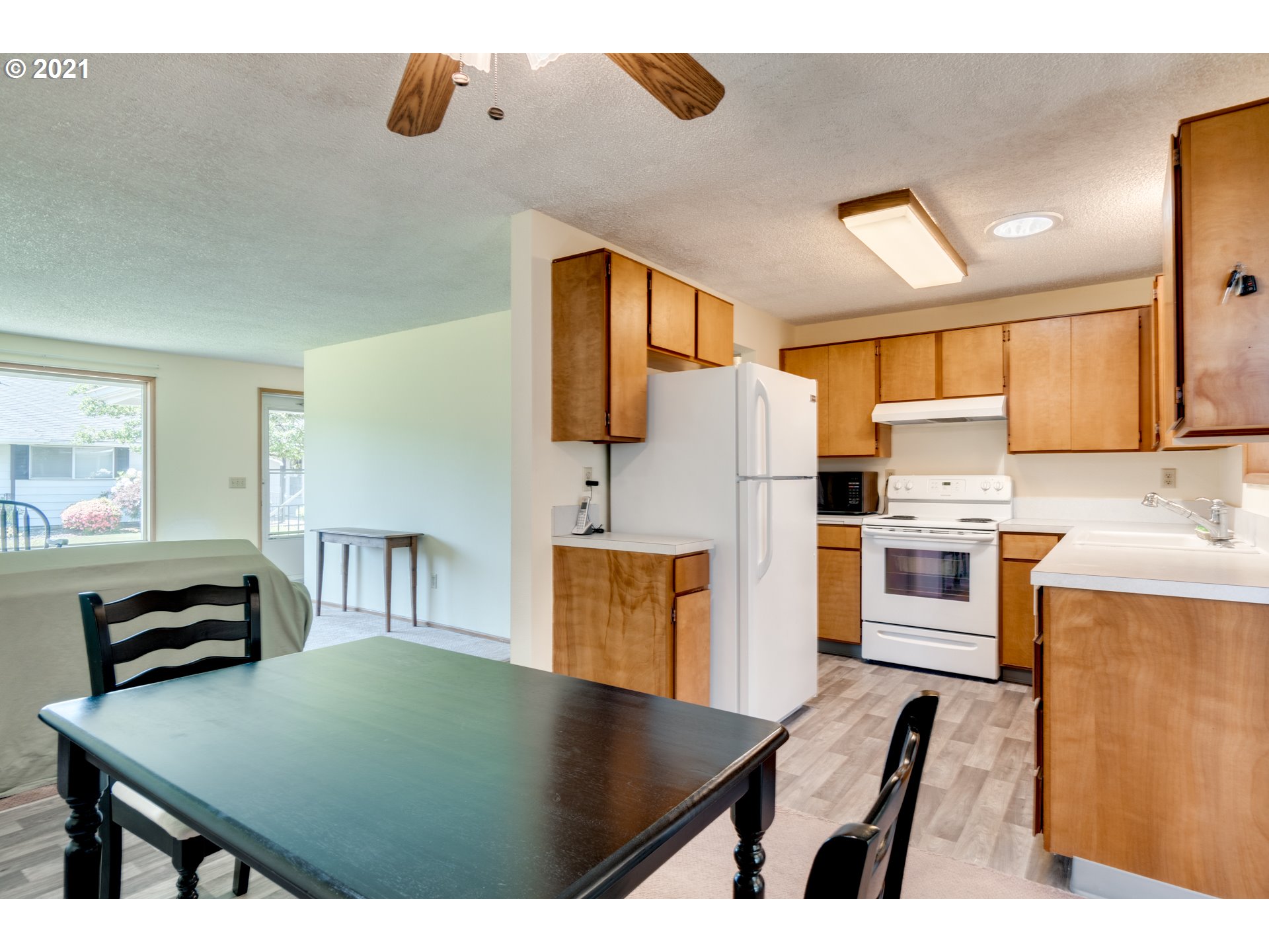 Photo #4: 21340094 Listing 
