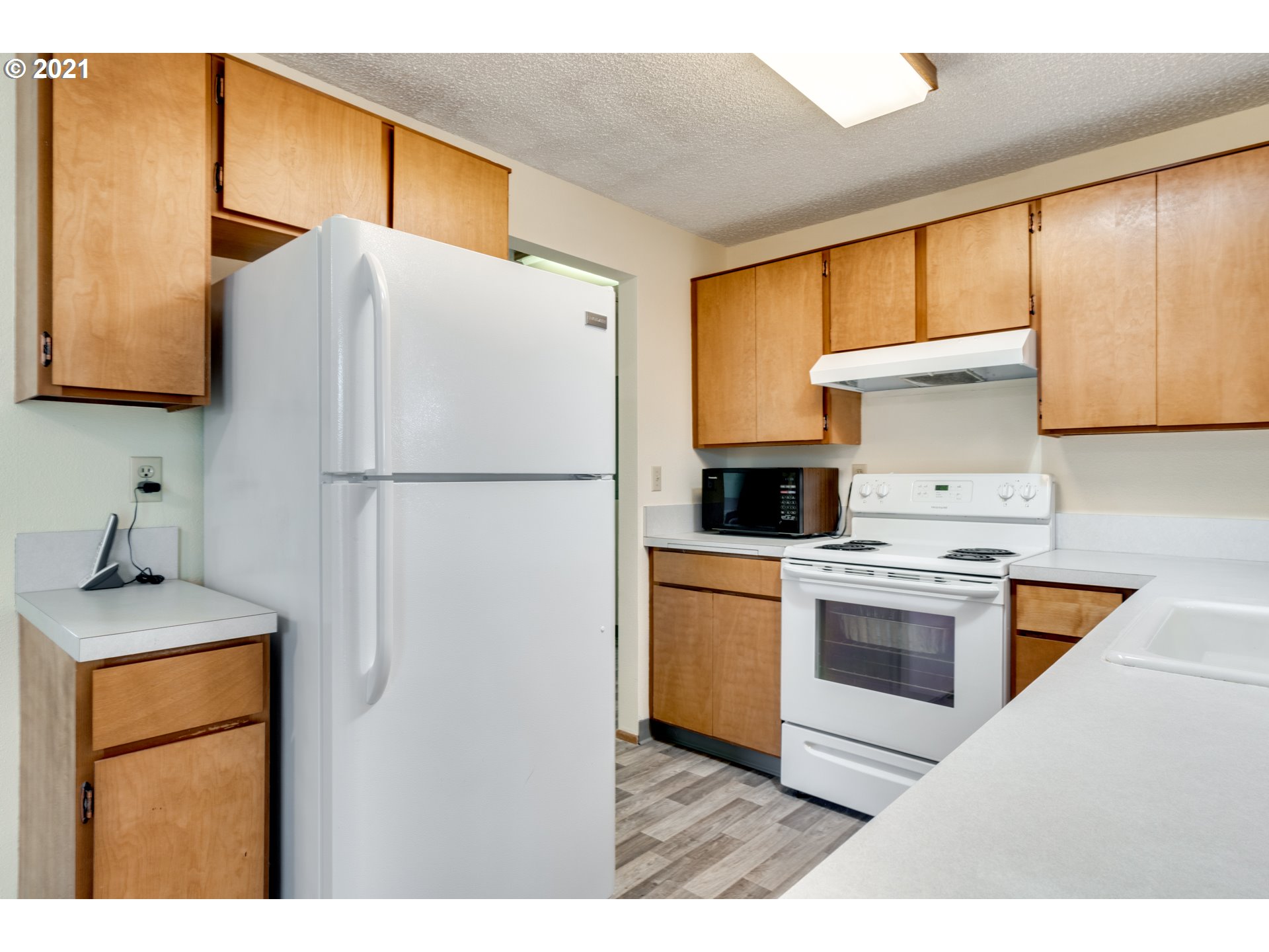 Photo #6: 21340094 Listing 