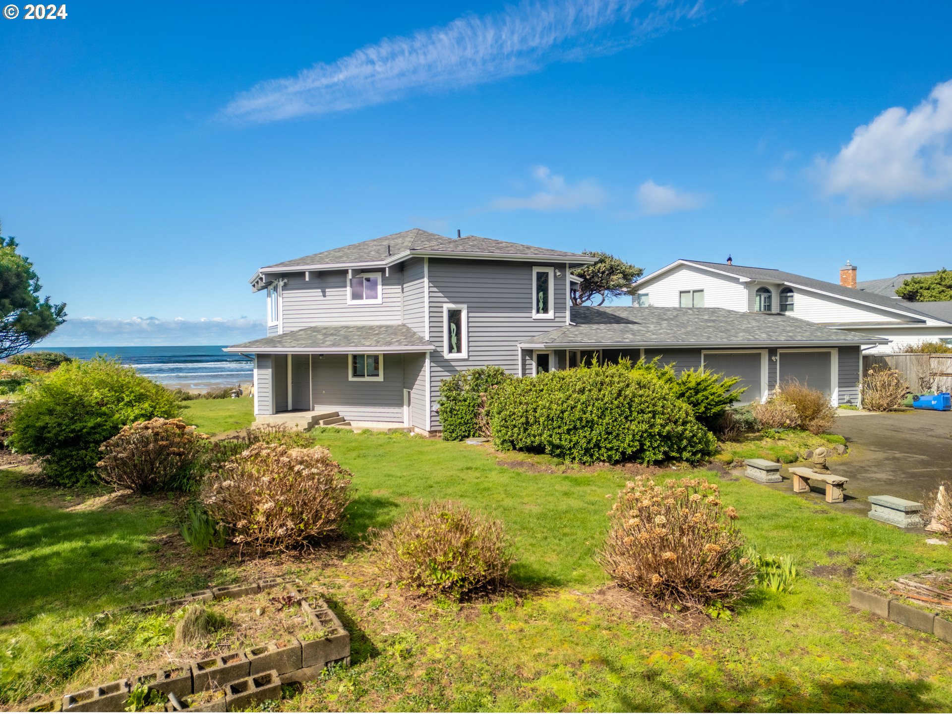 4990 SW SURF PINES LN, Waldport, OR 