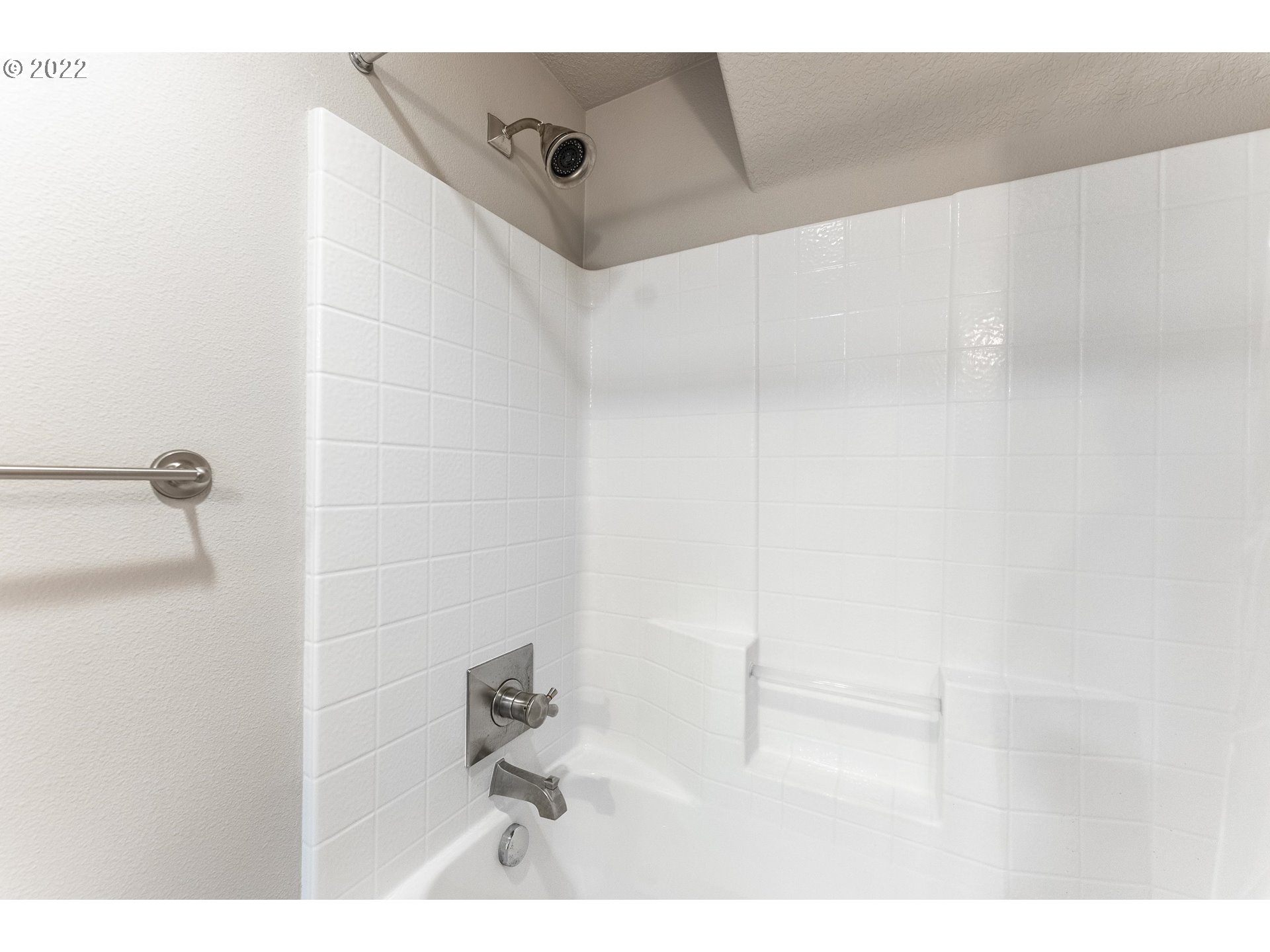 Photo #4: 21341579 Listing 