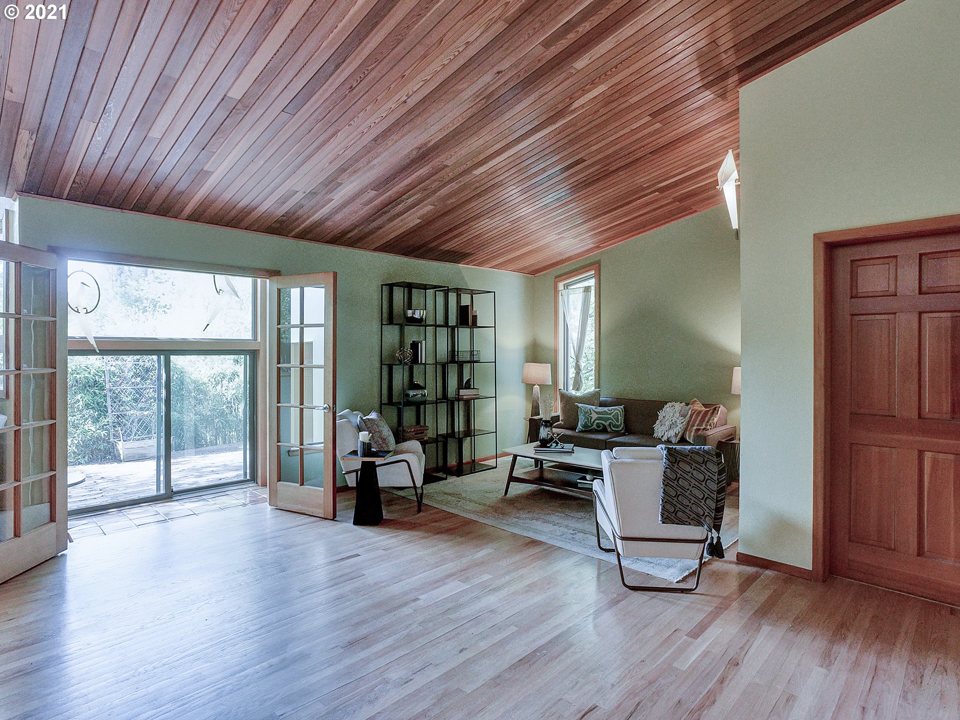 Photo #5: 21342093 Listing 