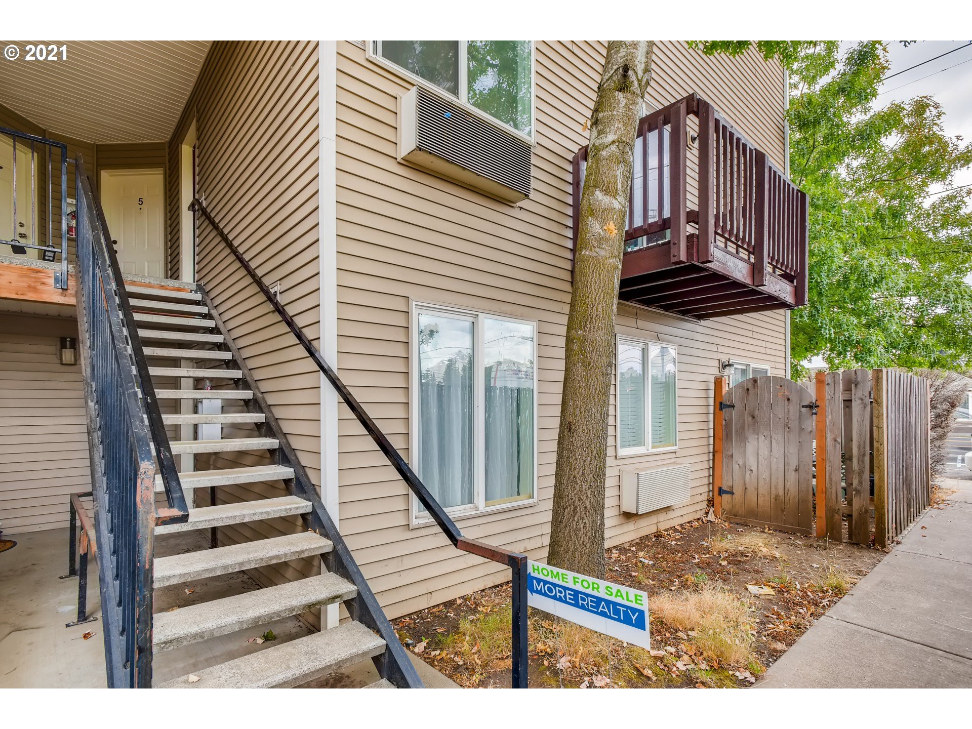 Photo #2: 21351142 Listing 