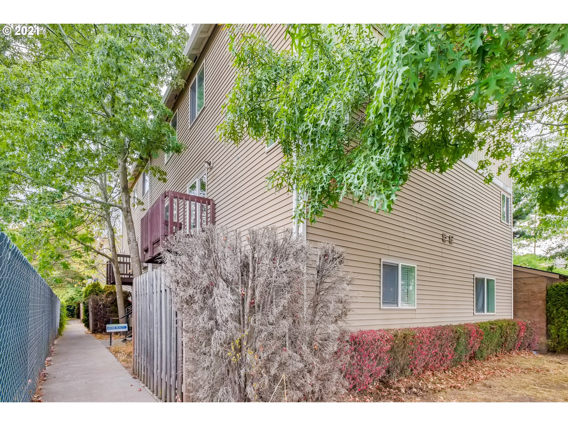 Photo #3: 21351142 Listing 