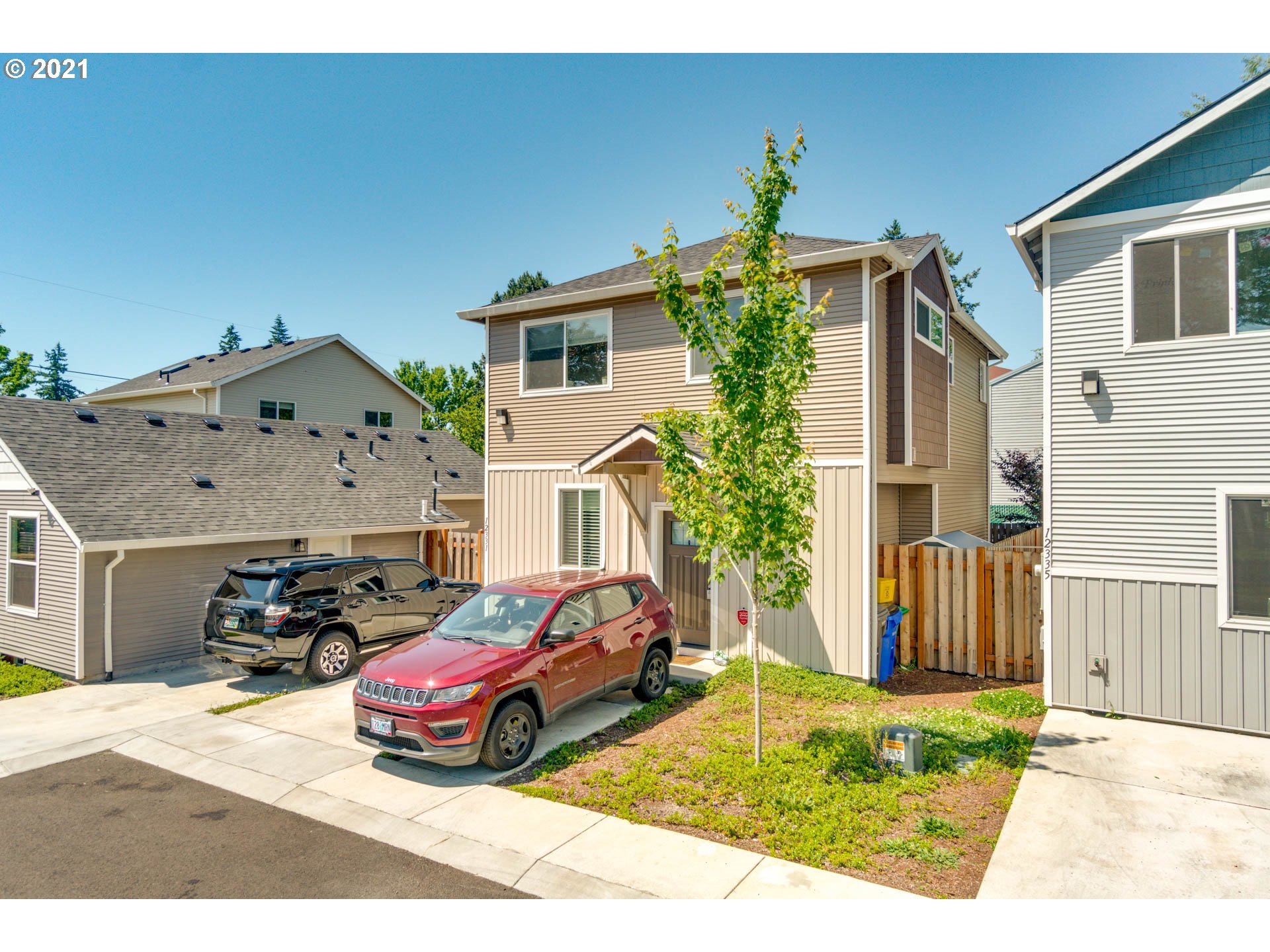 Photo #2: 21354365 Listing 