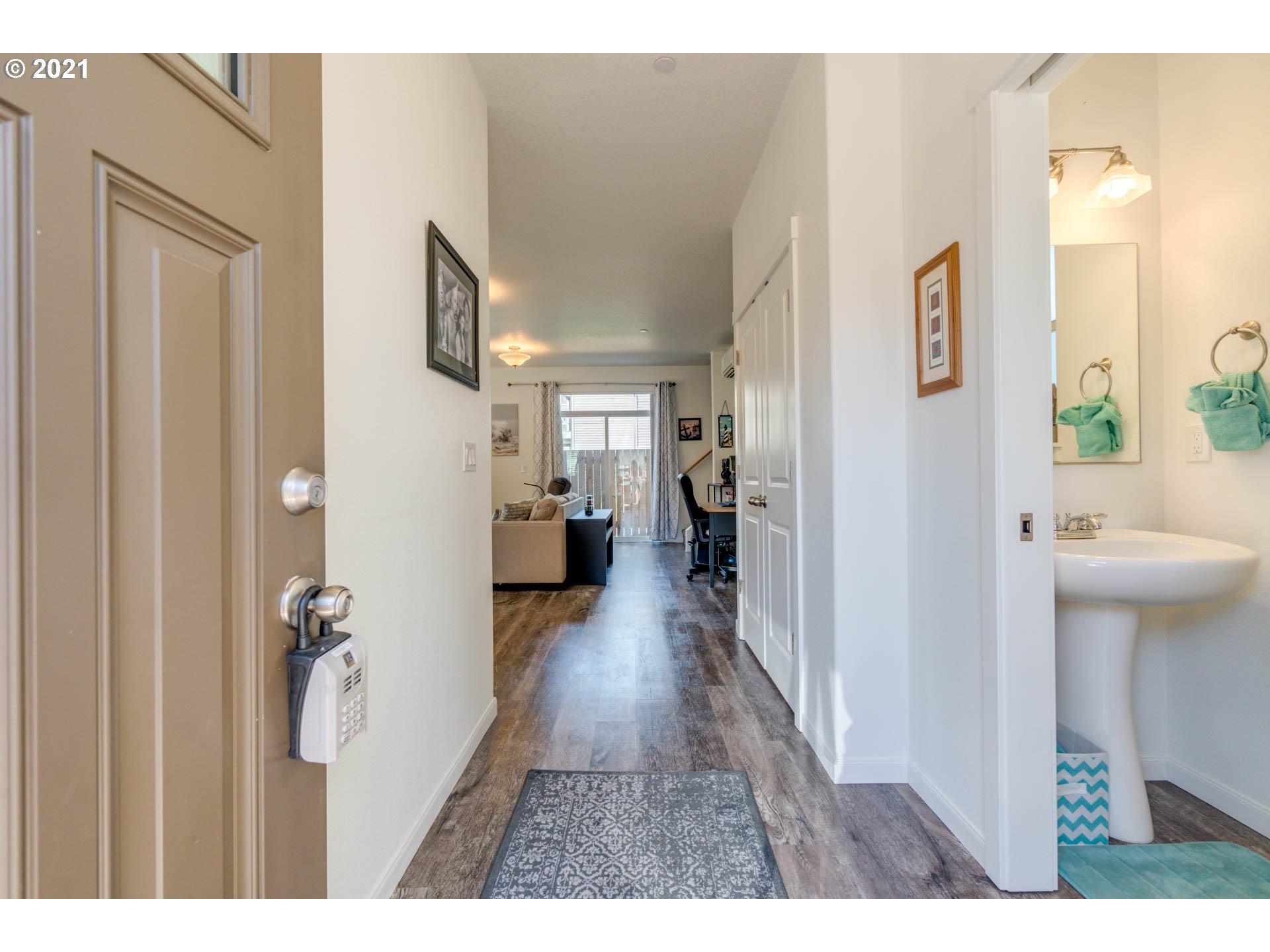 Photo #3: 21354365 Listing 