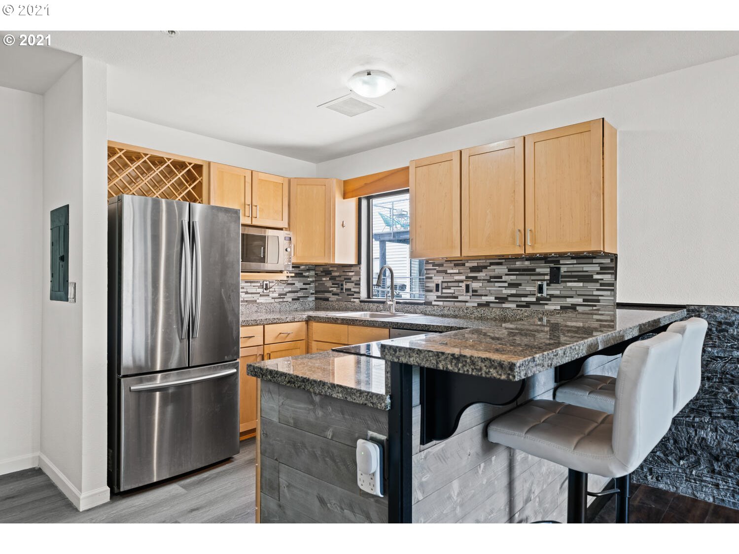 Photo #3: 21357381 Listing 