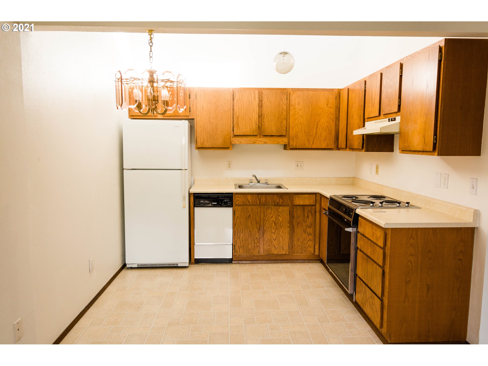 Photo #4: 21357628 Listing 
