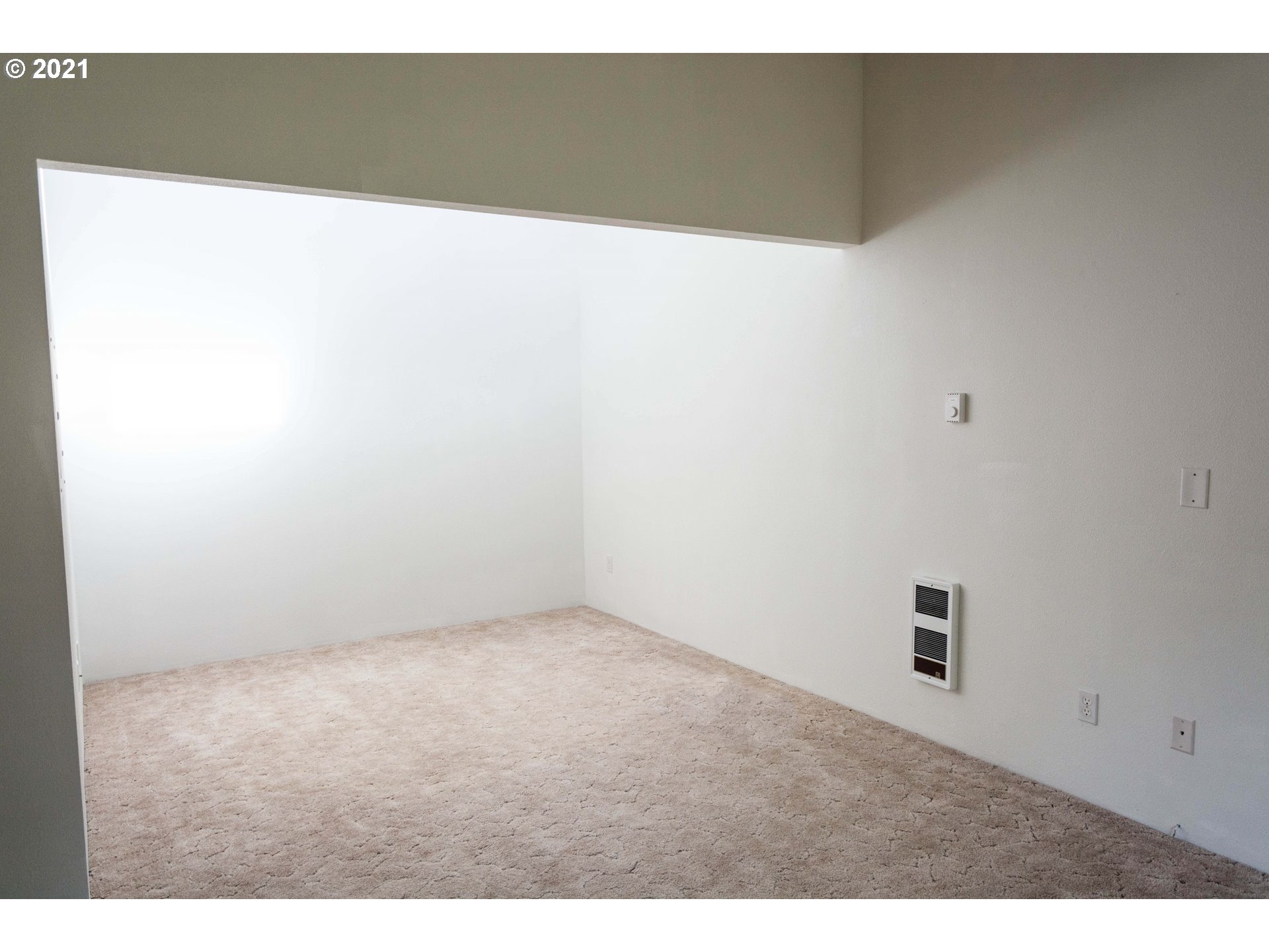 Photo #2: 21357628 Listing 
