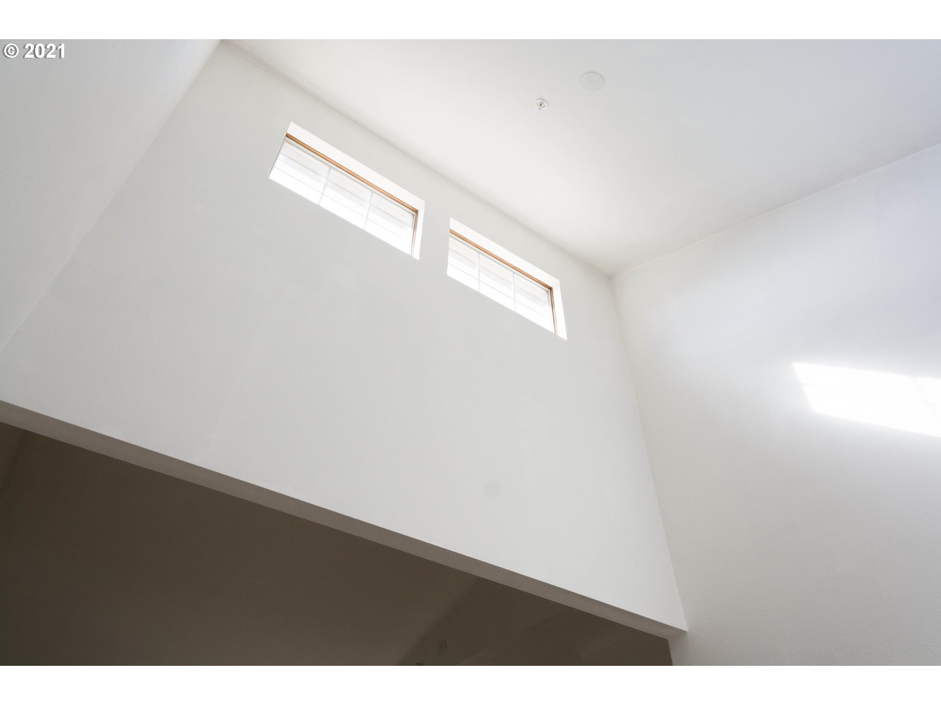 Photo #3: 21357628 Listing 