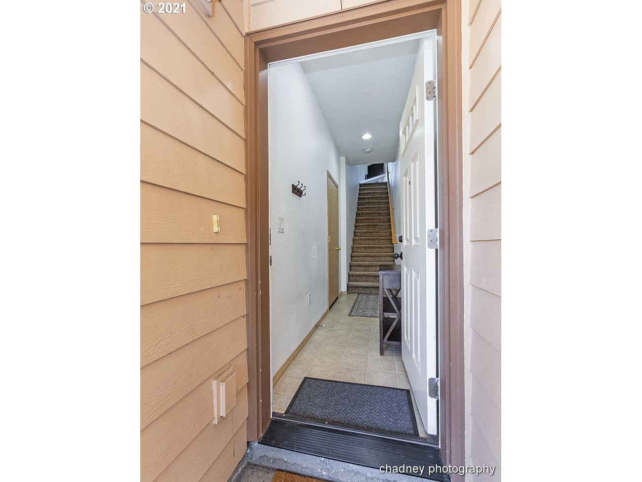 Photo #2: 21359085 Listing 