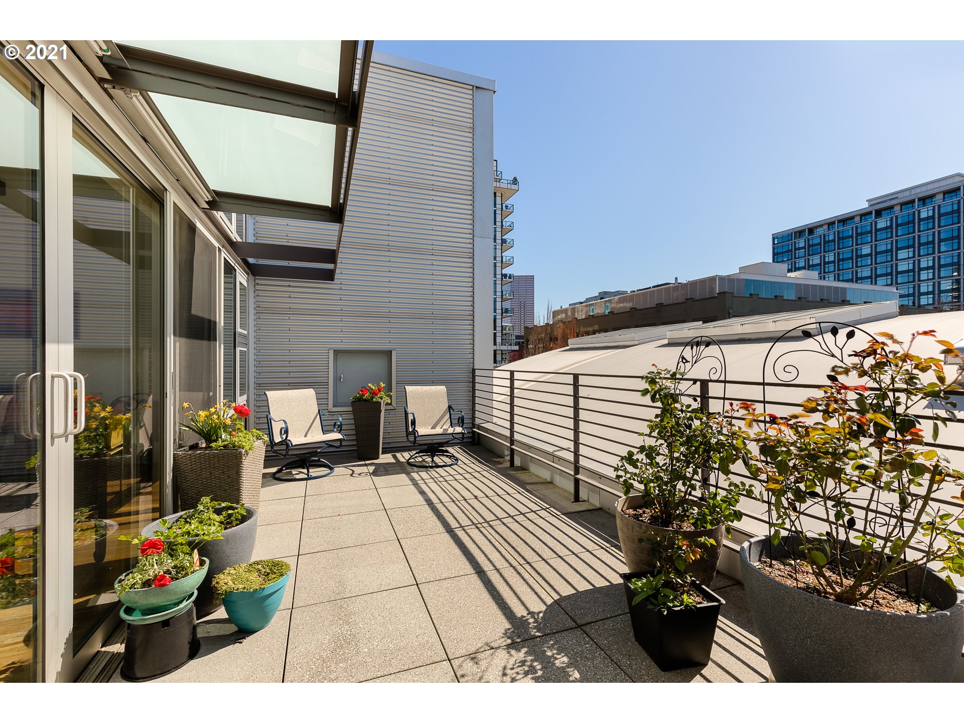 Photo #6: 21360300 Listing 