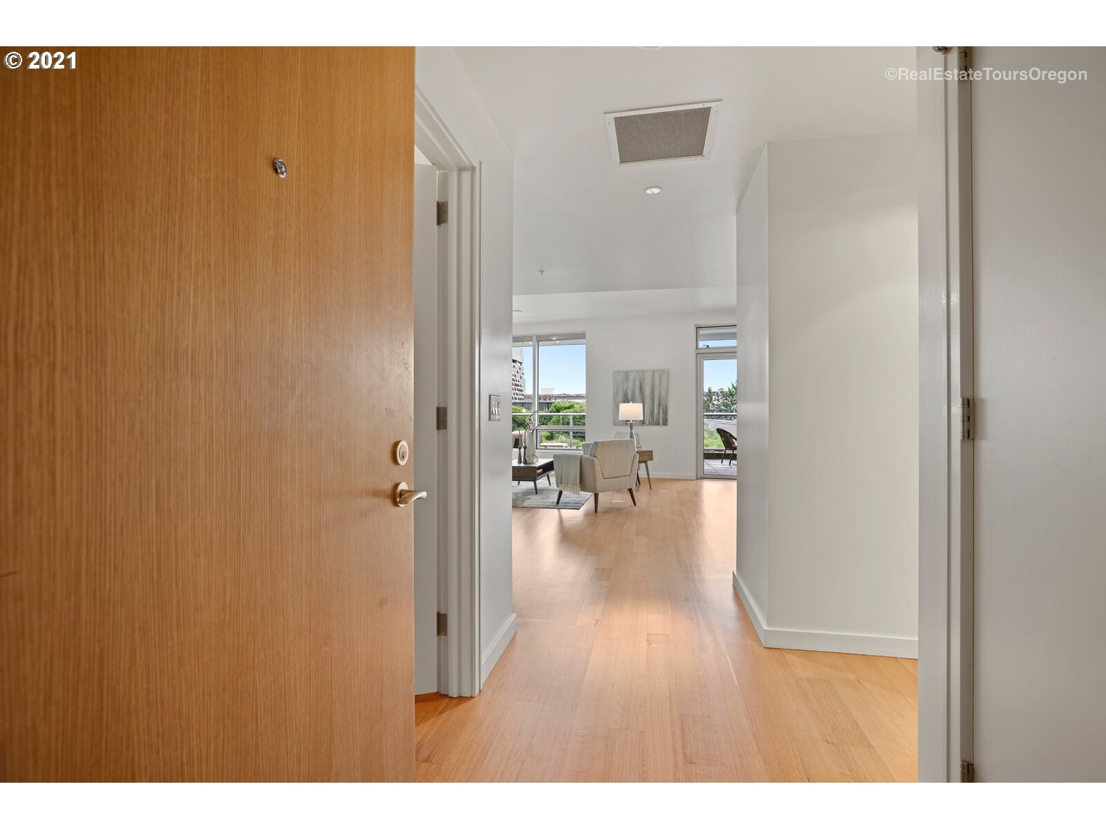 Photo #5: 21361719 Listing 