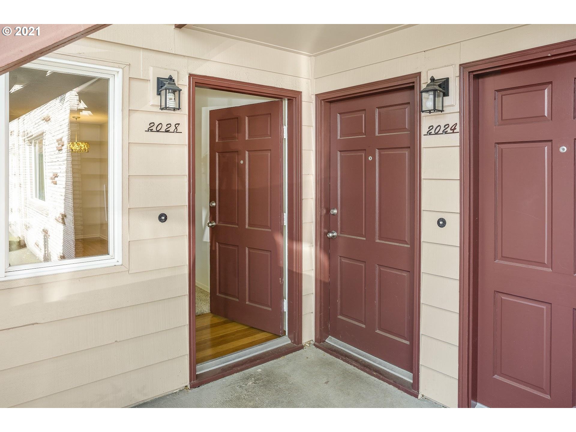 Photo #5: 21363520 Listing 