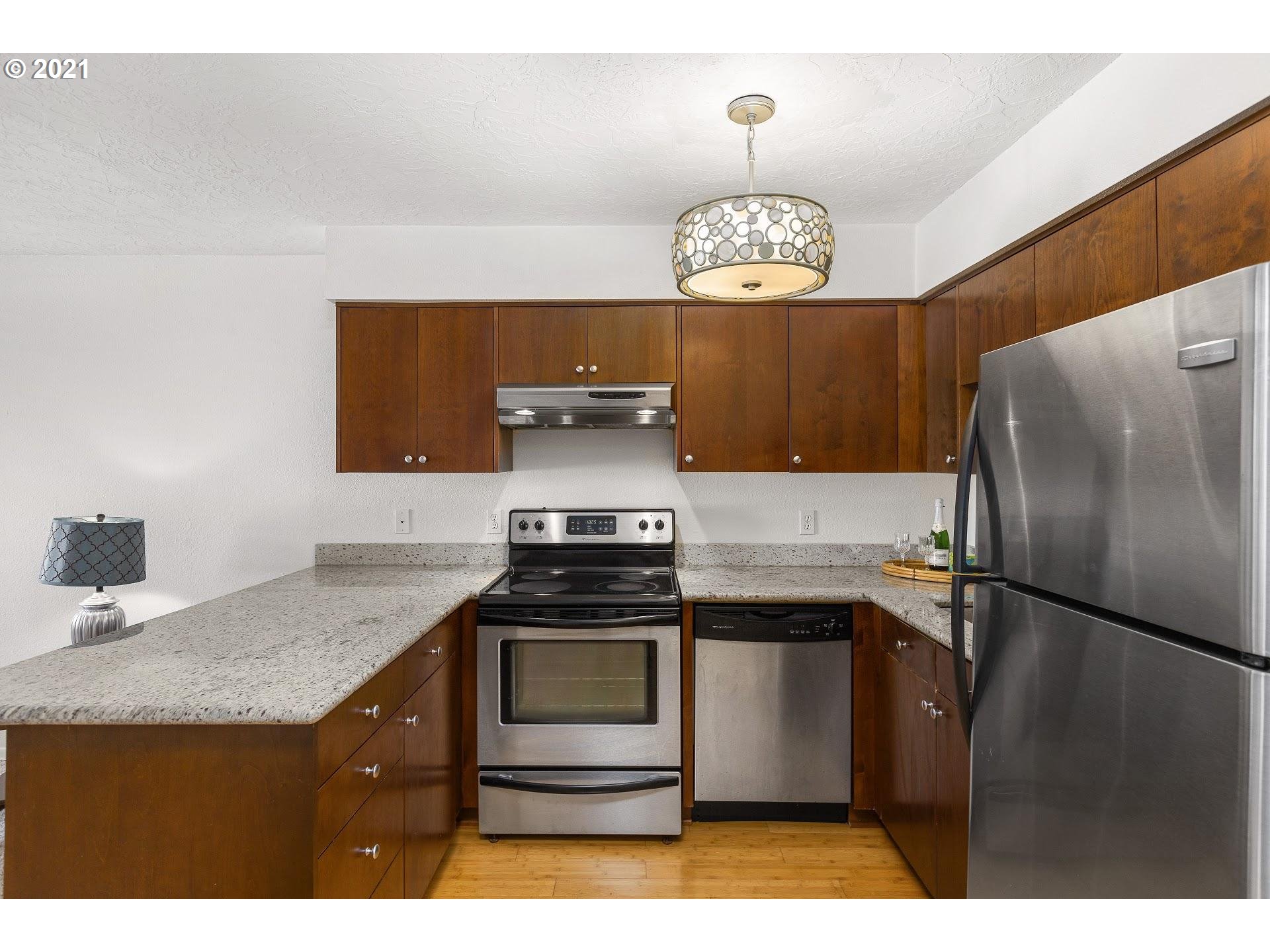 Photo #2: 21363520 Listing 