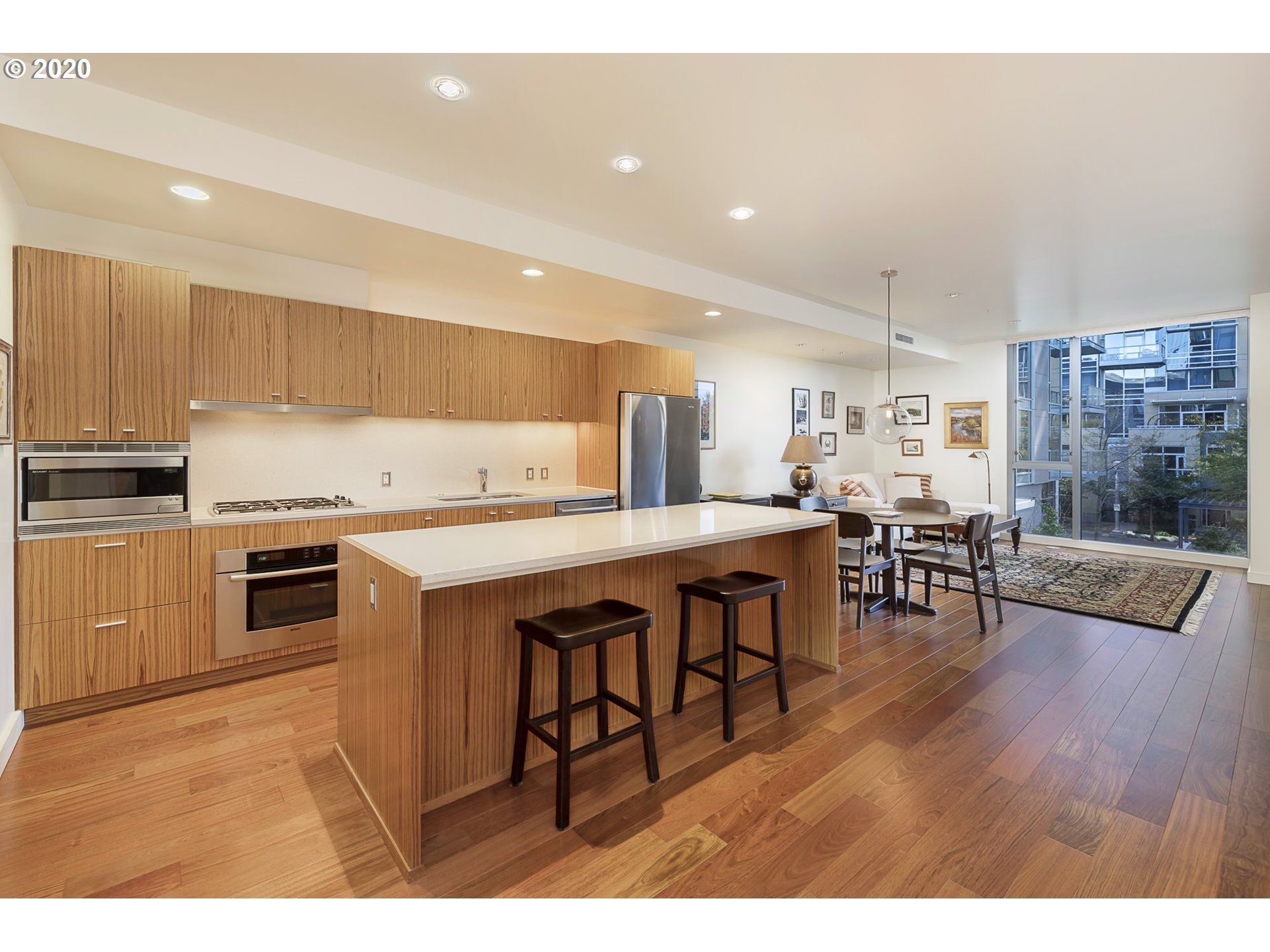 Photo #2: 21364351 Listing 