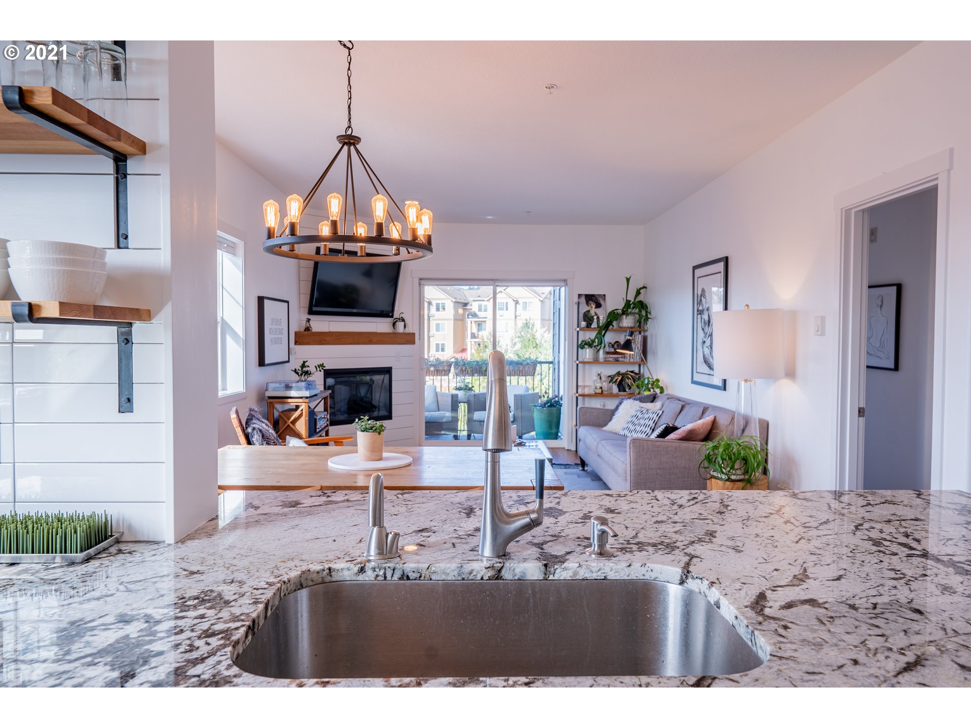 Photo #4: 21364875 Listing 