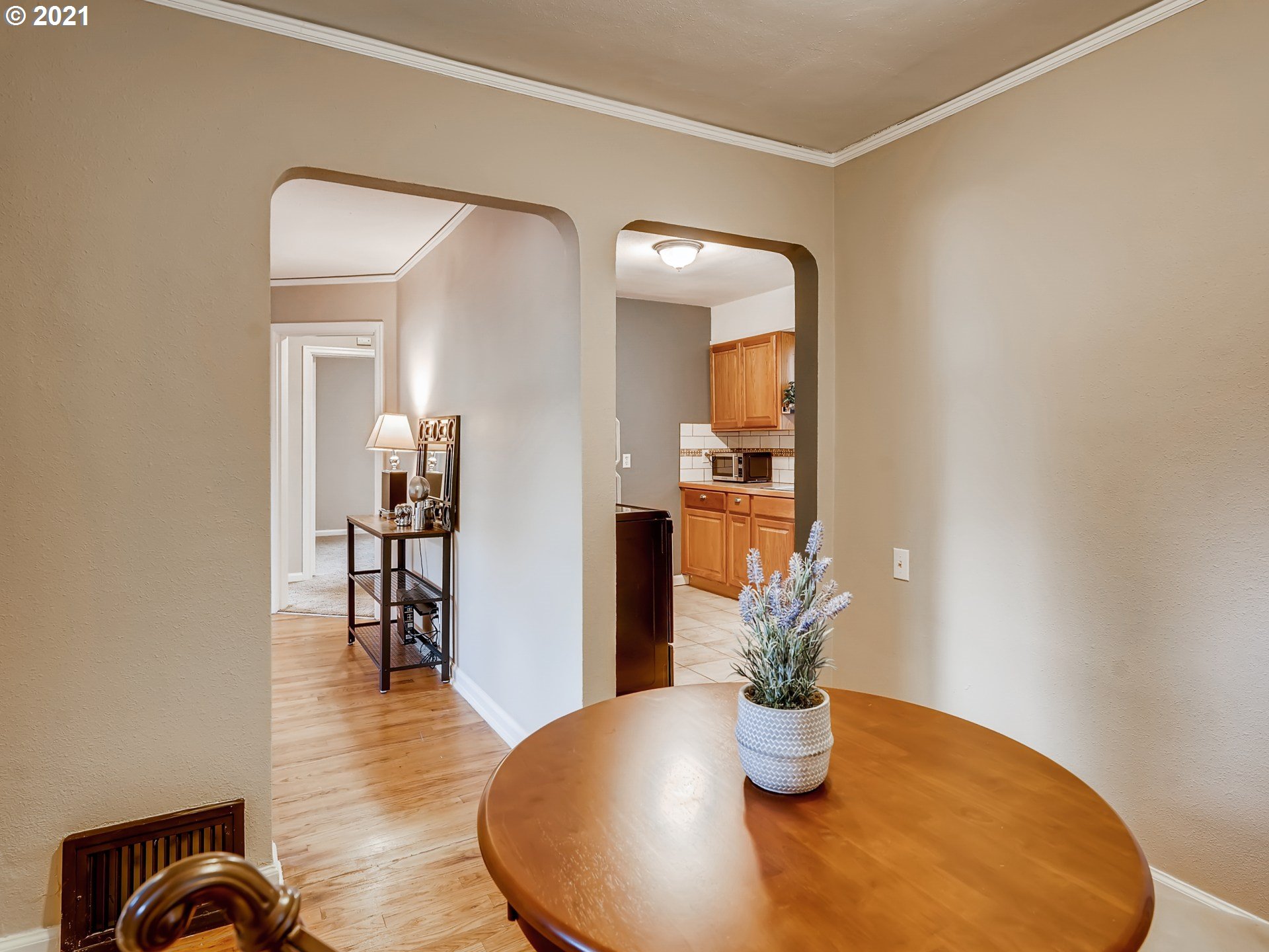Photo #5: 21366250 Listing 