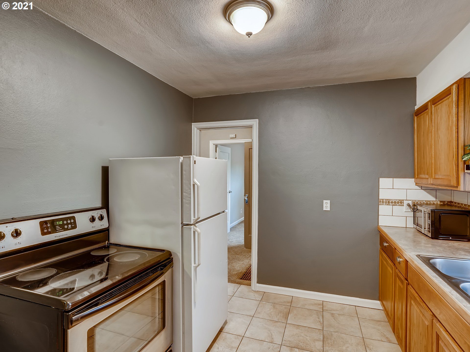 Photo #6: 21366250 Listing 