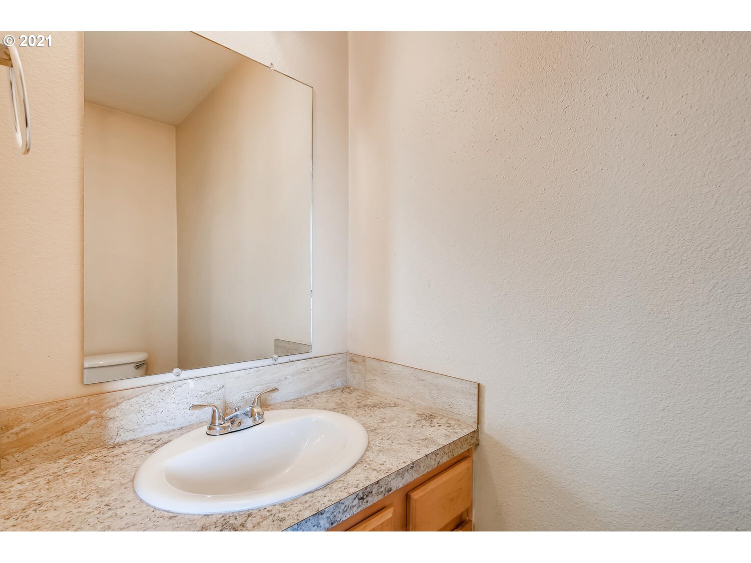 Photo #4: 21368129 Listing 