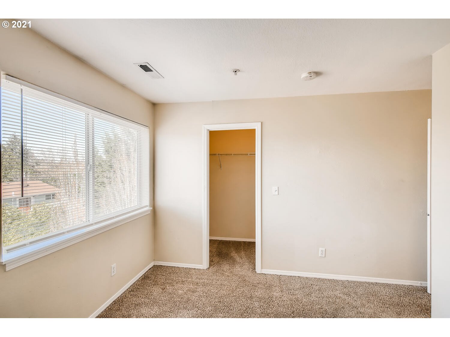 Photo #5: 21368129 Listing 