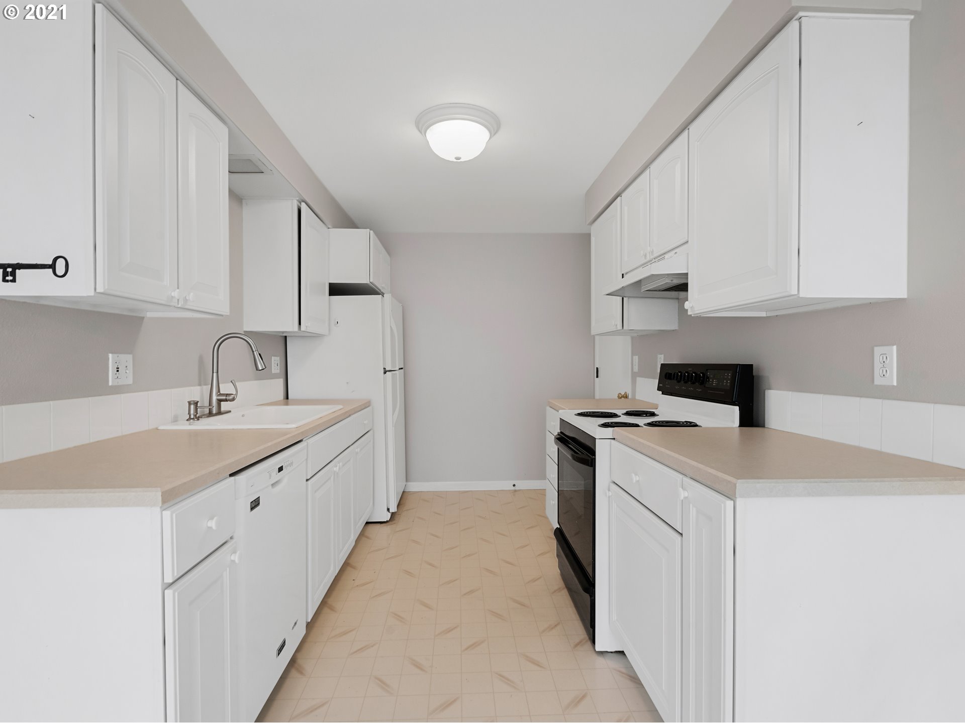 Photo #3: 21371053 Listing 