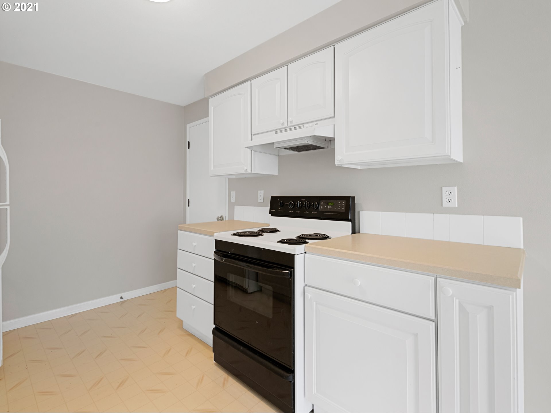 Photo #4: 21371053 Listing 
