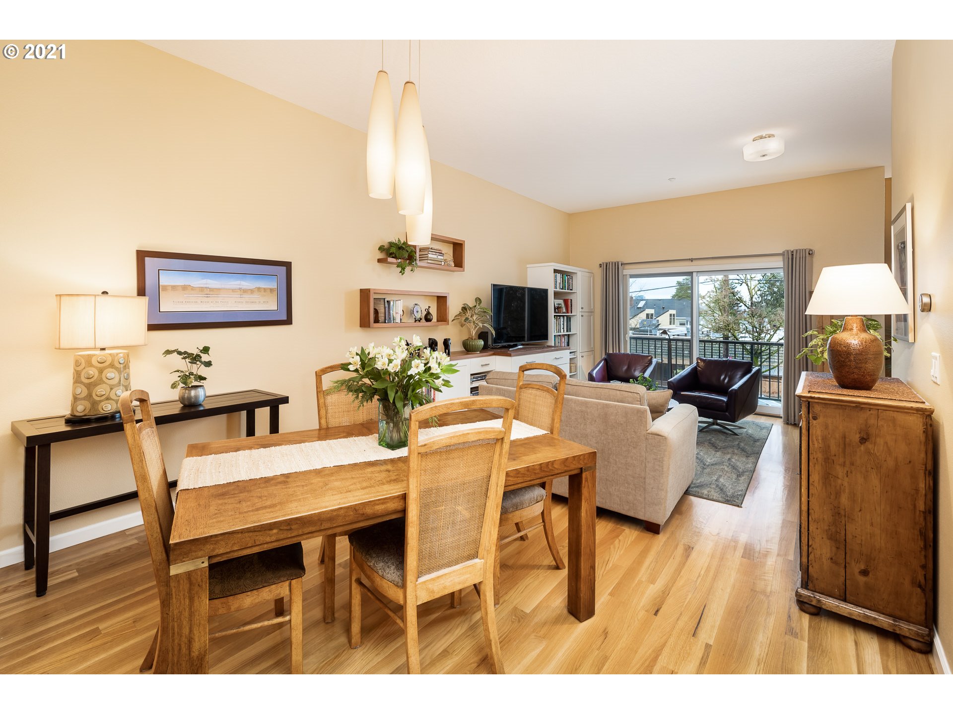 Photo #3: 21371376 Listing 