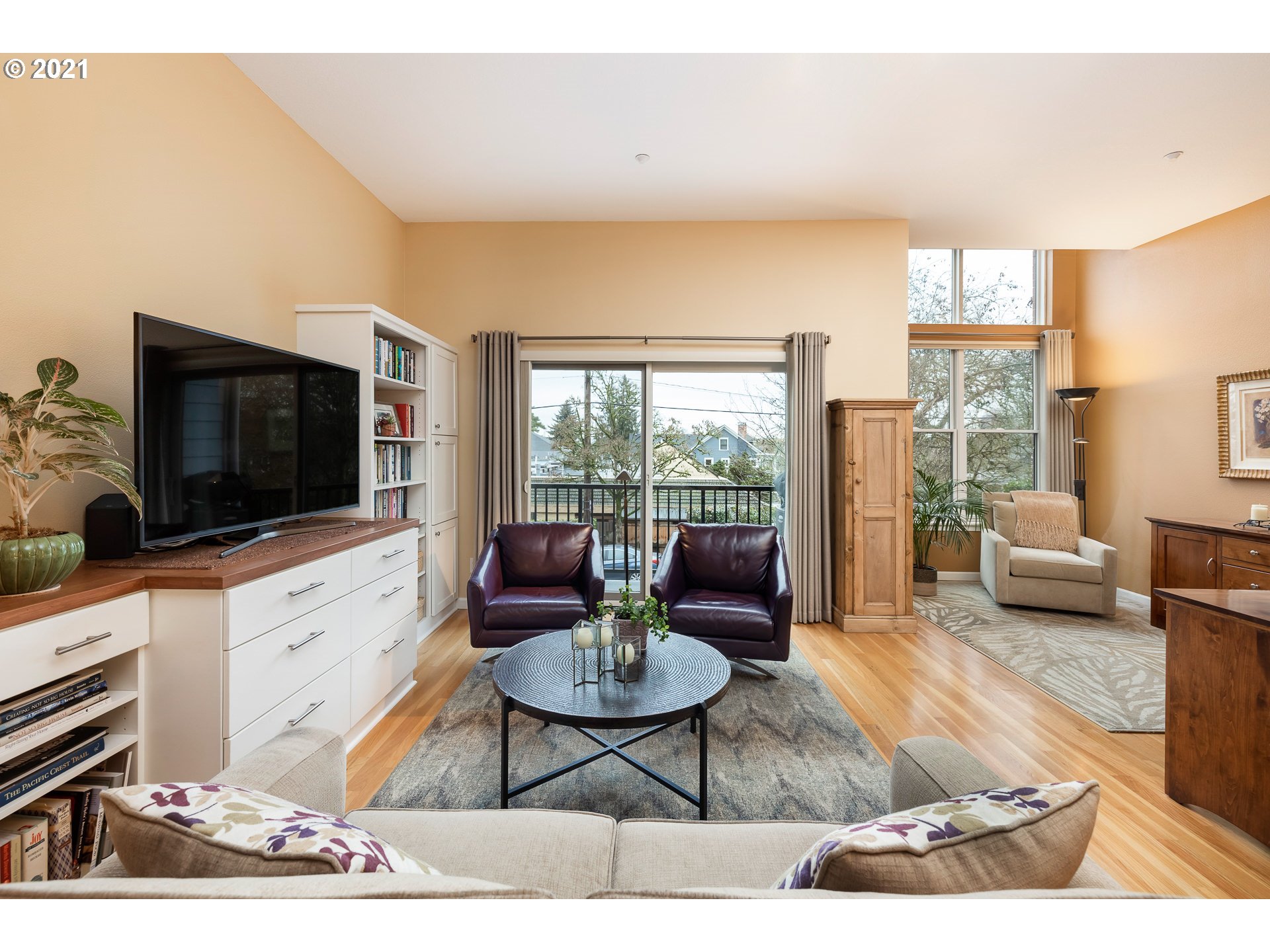 Photo #4: 21371376 Listing 