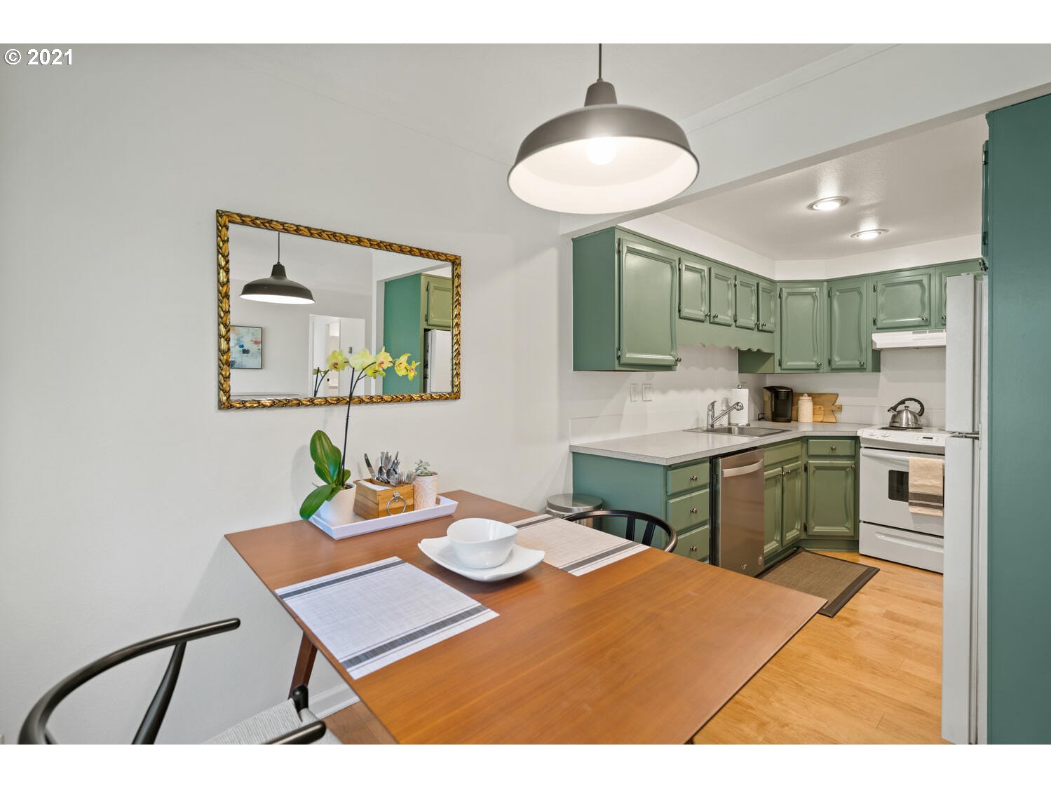 Photo #8: 21373709 Listing 