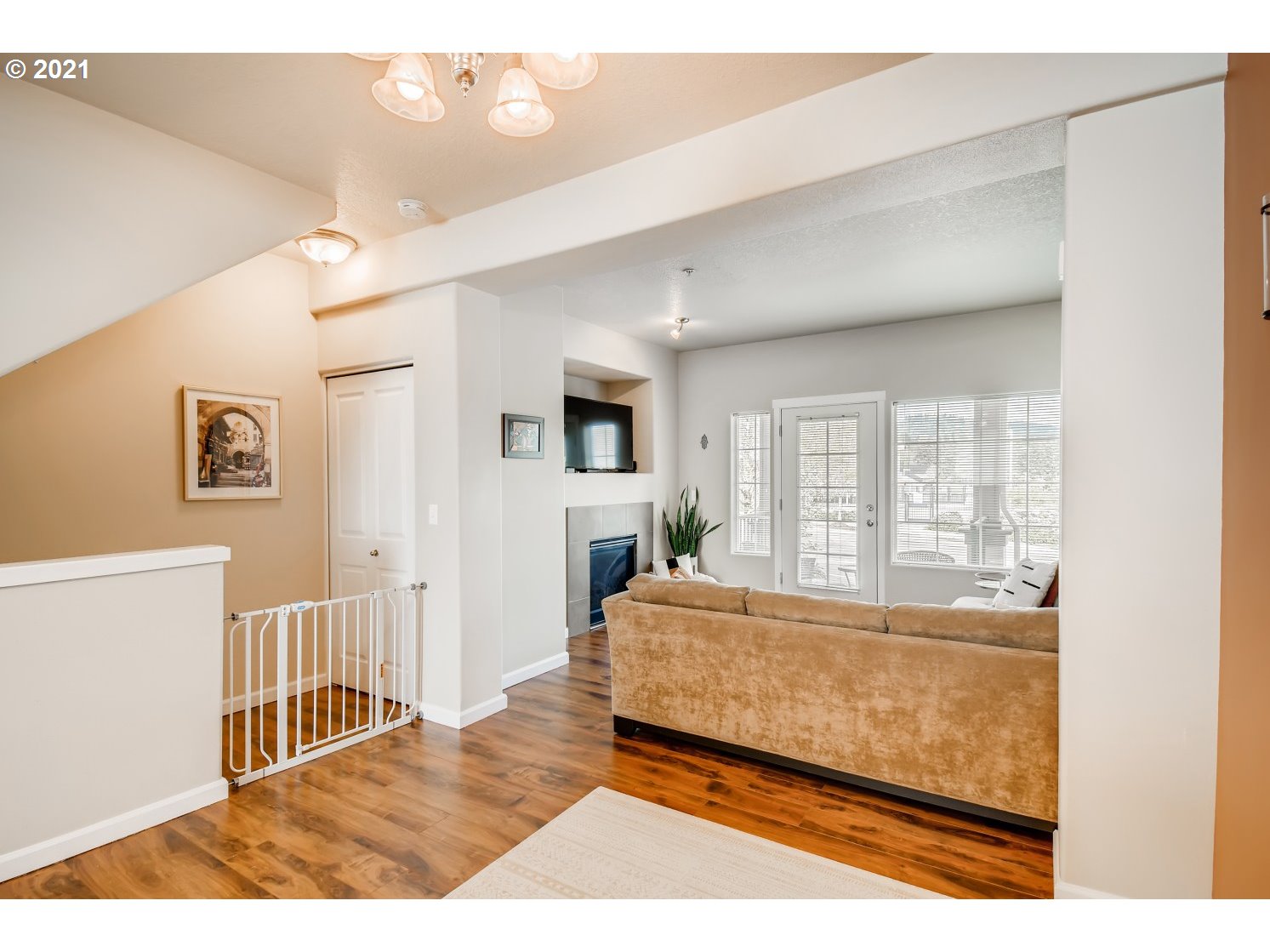Photo #4: 21381028 Listing 