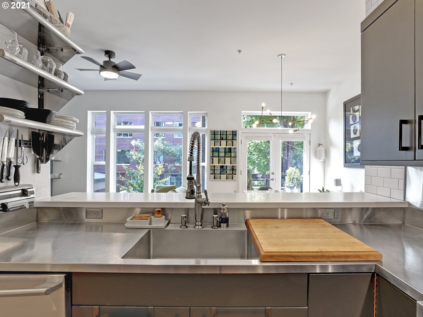 Photo #2: 21381245 Listing 
