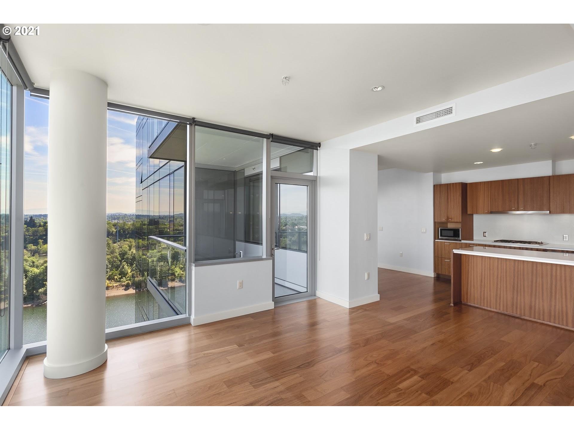 Photo #4: 21381369 Listing 